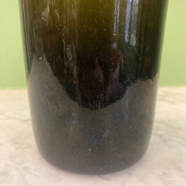 Bouteille ancienne 18ème en verre soufflé