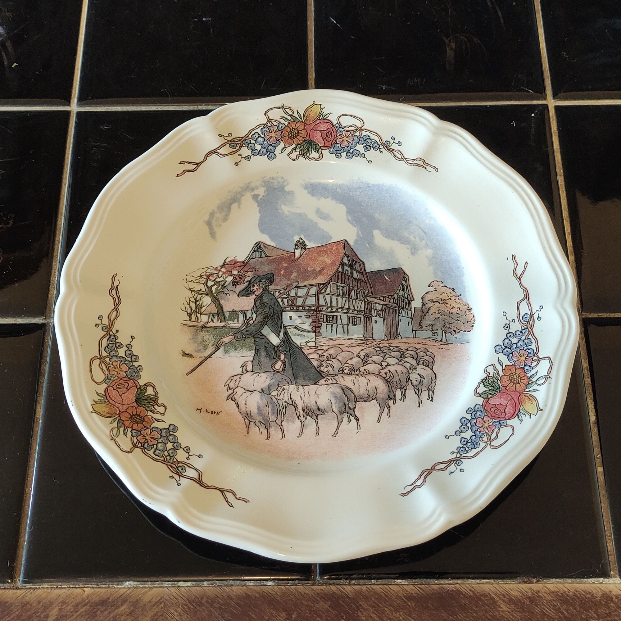Service of 12 dessert plates and its serving dish - Obernai - Sarreguemines - Henry Loux