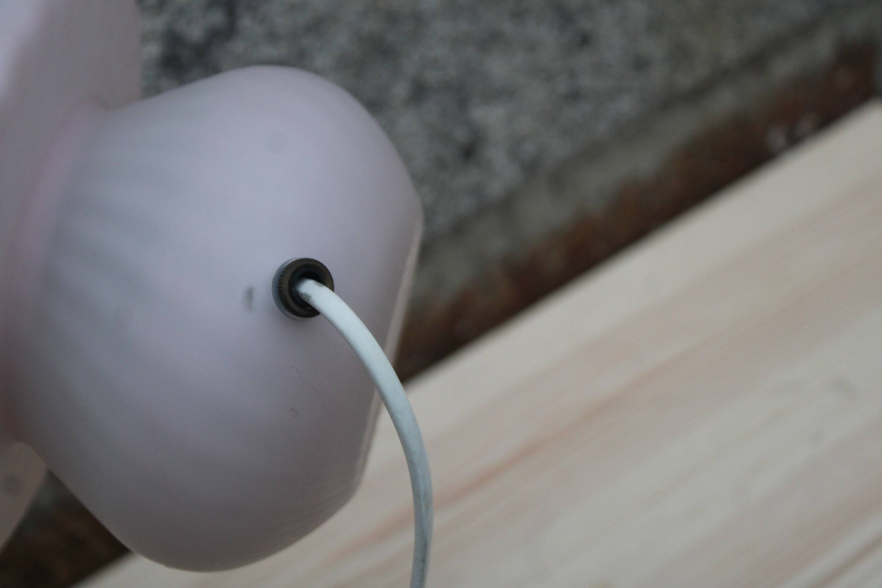 Vintage opal glass lamp – Murano style