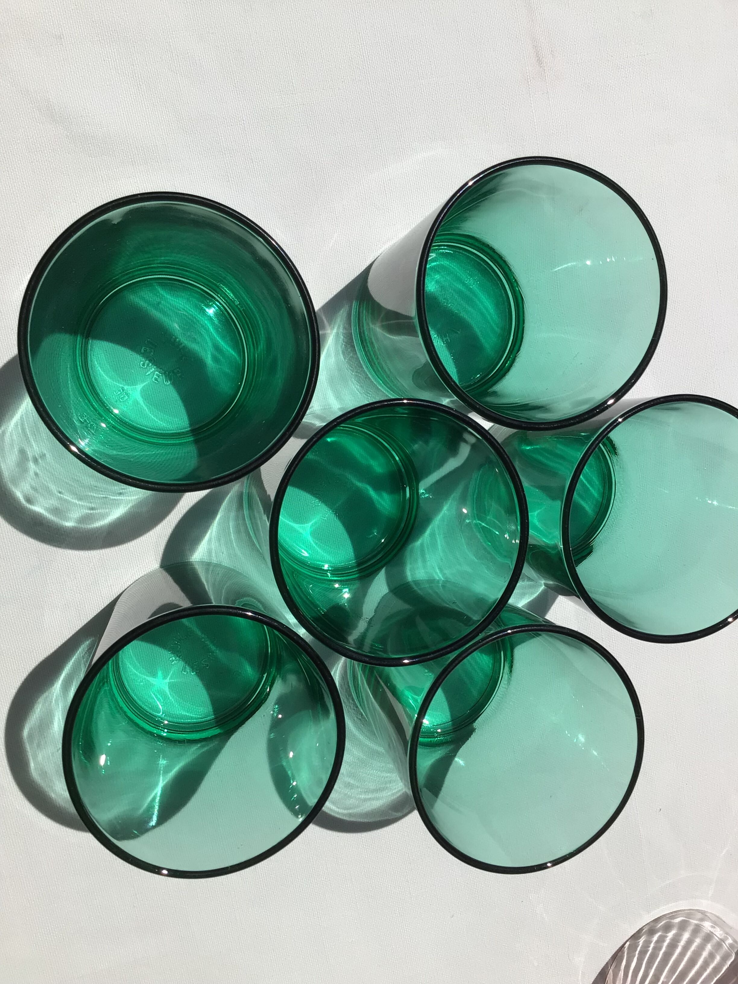 6 straight water glasses in green glass height 8cm