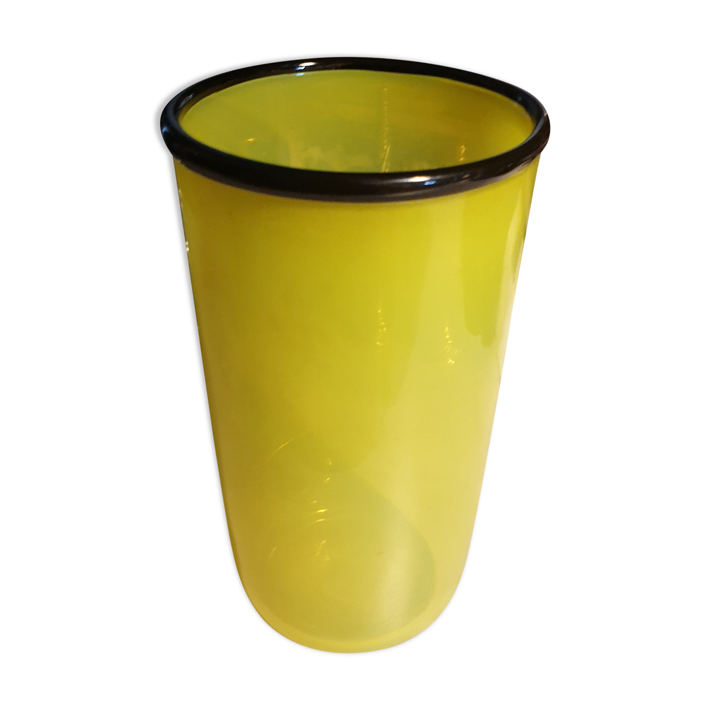 Blown glass vase by éric lindgren from the verrerie de claret