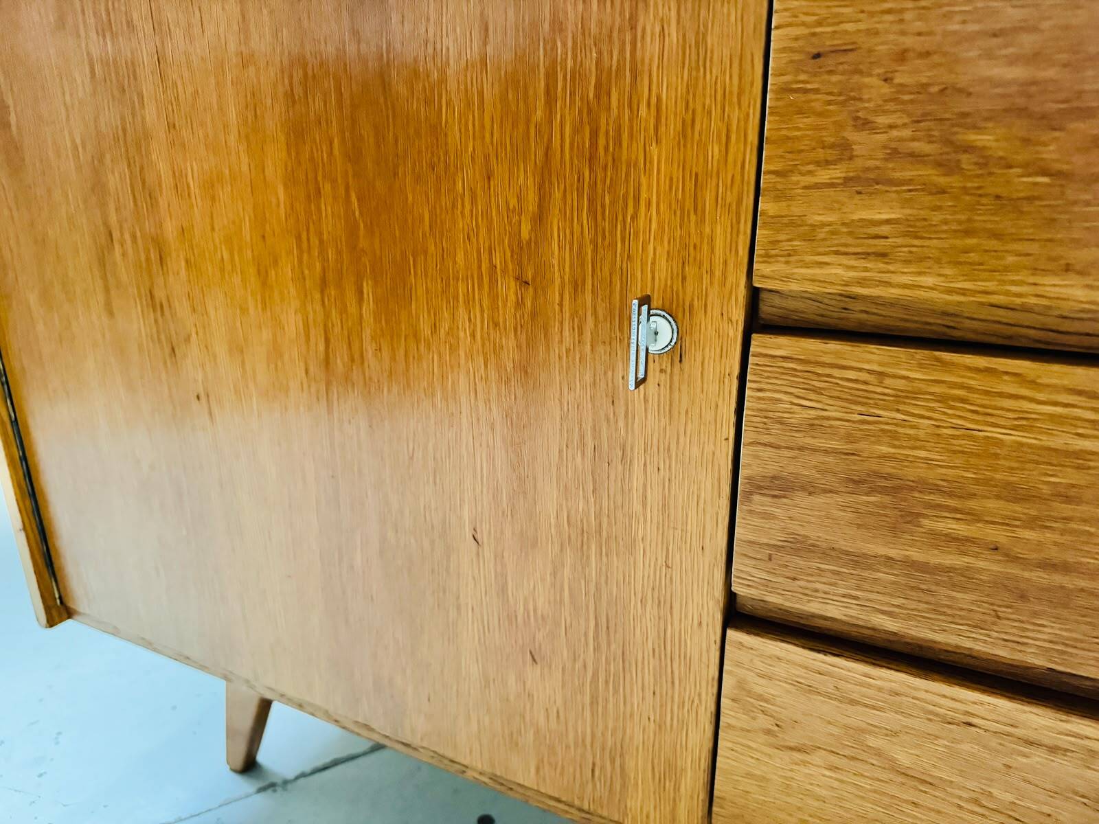 Buffet des années 50, modèle U-458
