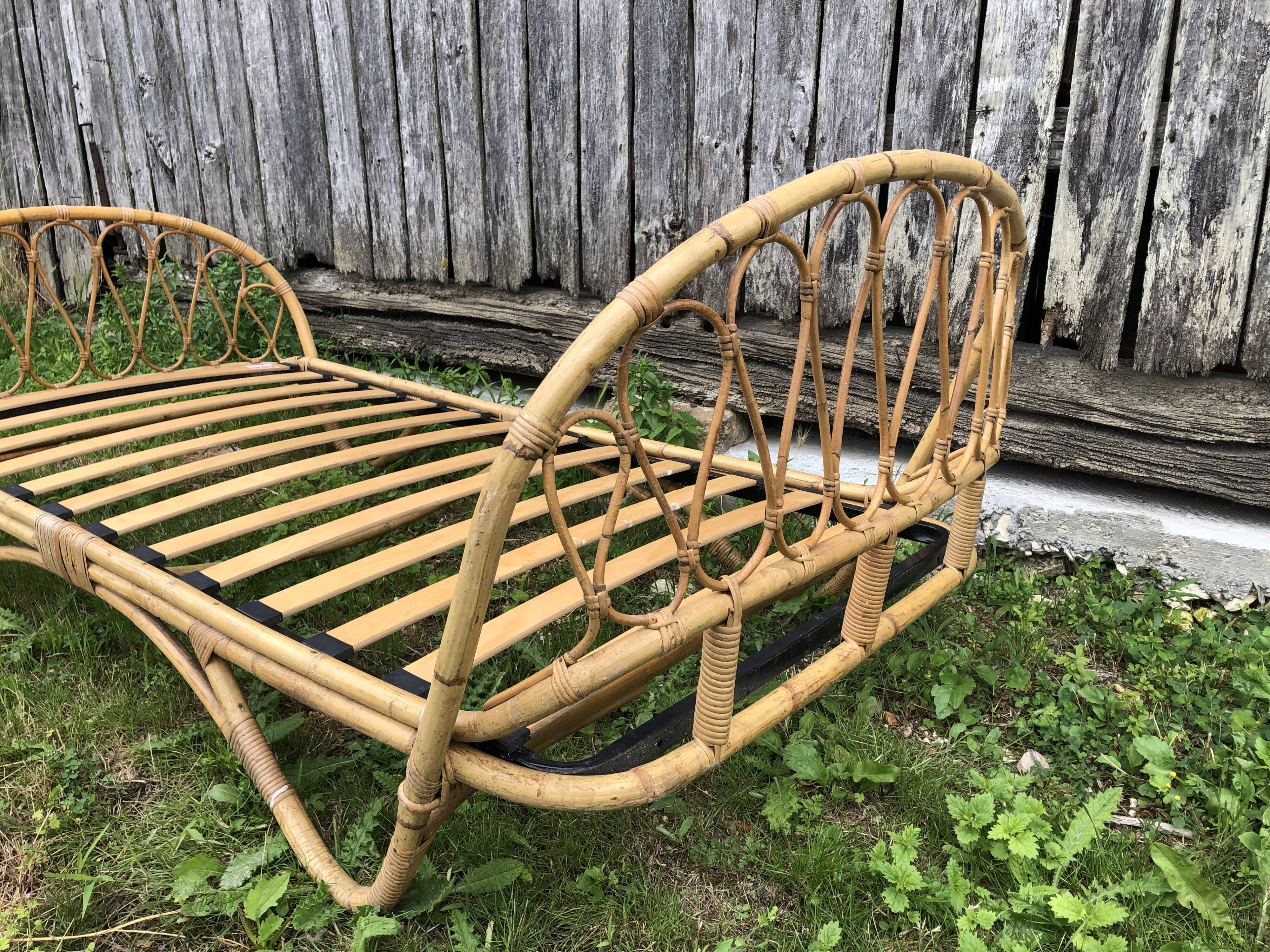 Old bed basket 1 person curved rattan 60s vintage
