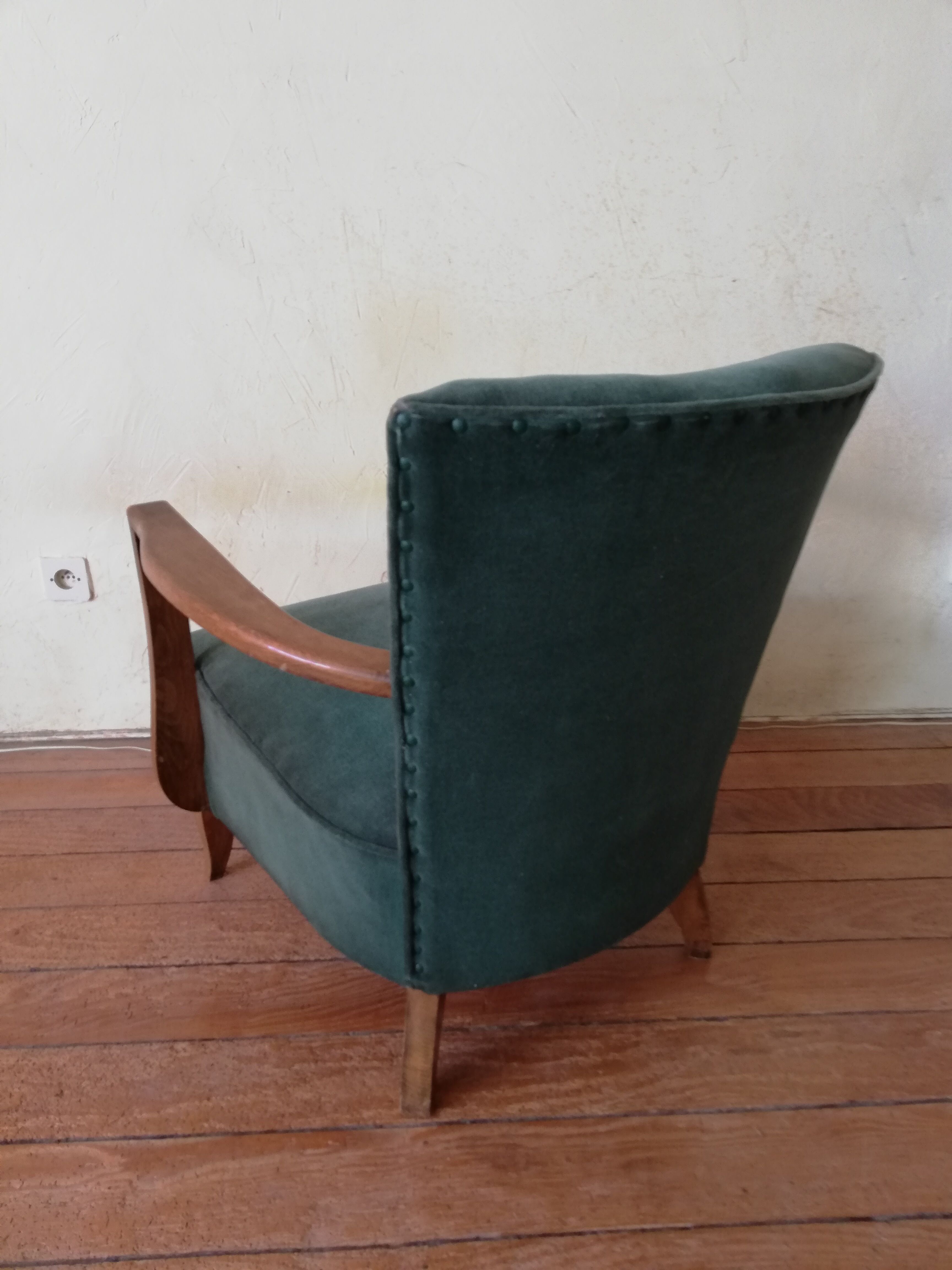 Fauteuil des années 50 velours vert