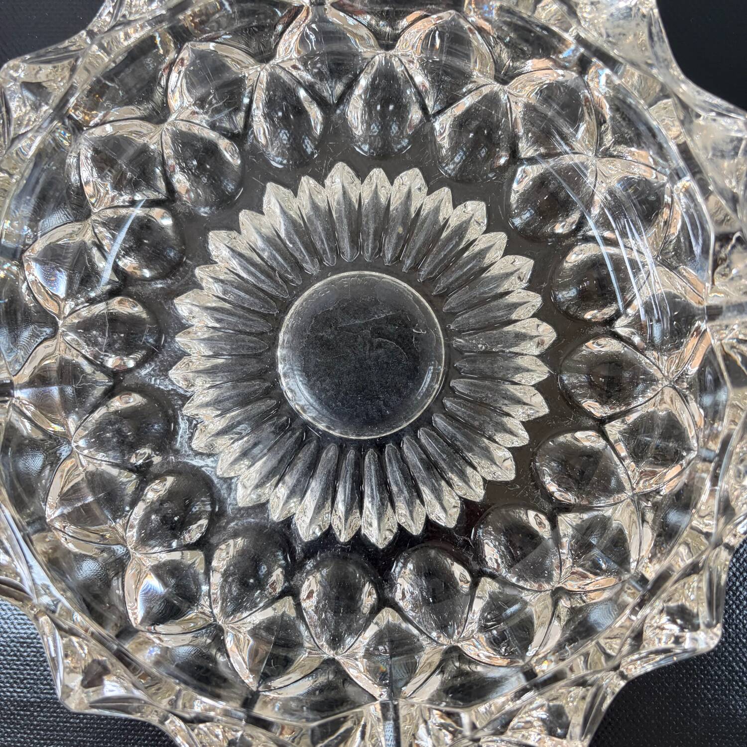 Large catch-all / Sun-shaped ashtray in pressed glass