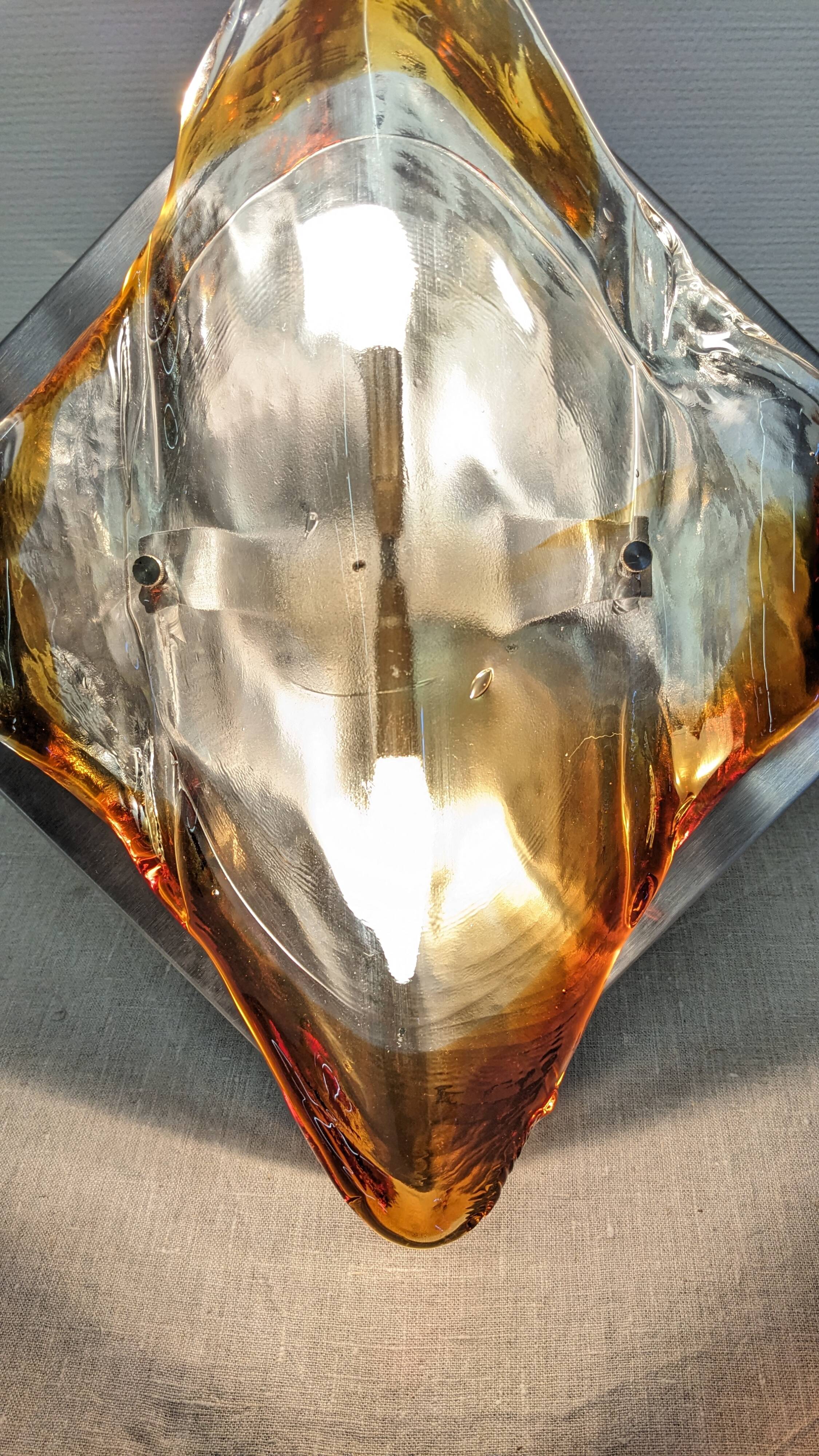 Hollywood Regency wall sconce in Murano glass by Mazzega, Italy circa 1970.