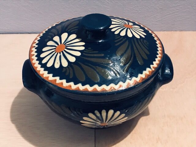 Alsatian pottery soup decorated with white flowers and green arabesques motifs