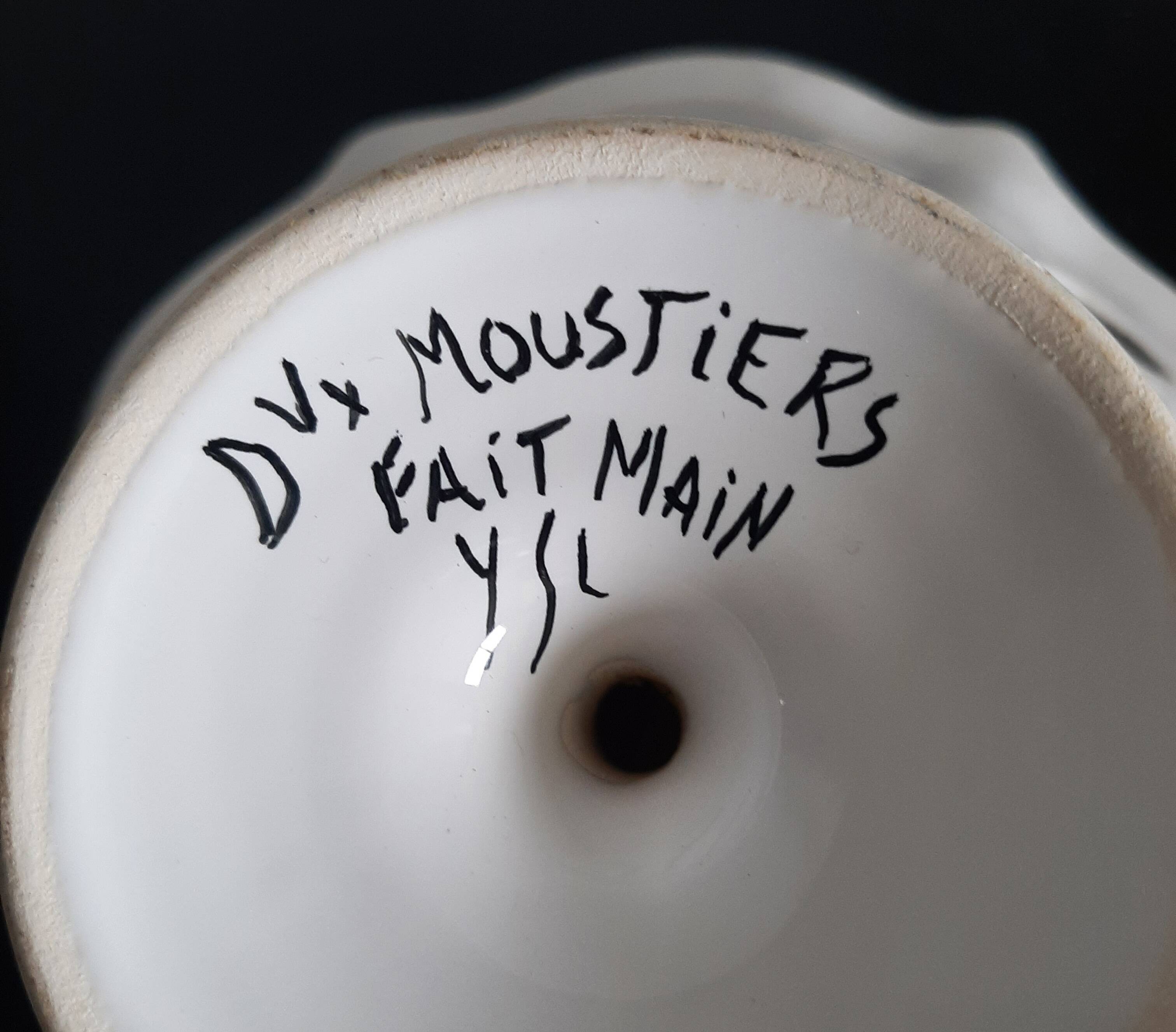 Small porcelain fruit bowl from Moustiers Ysl