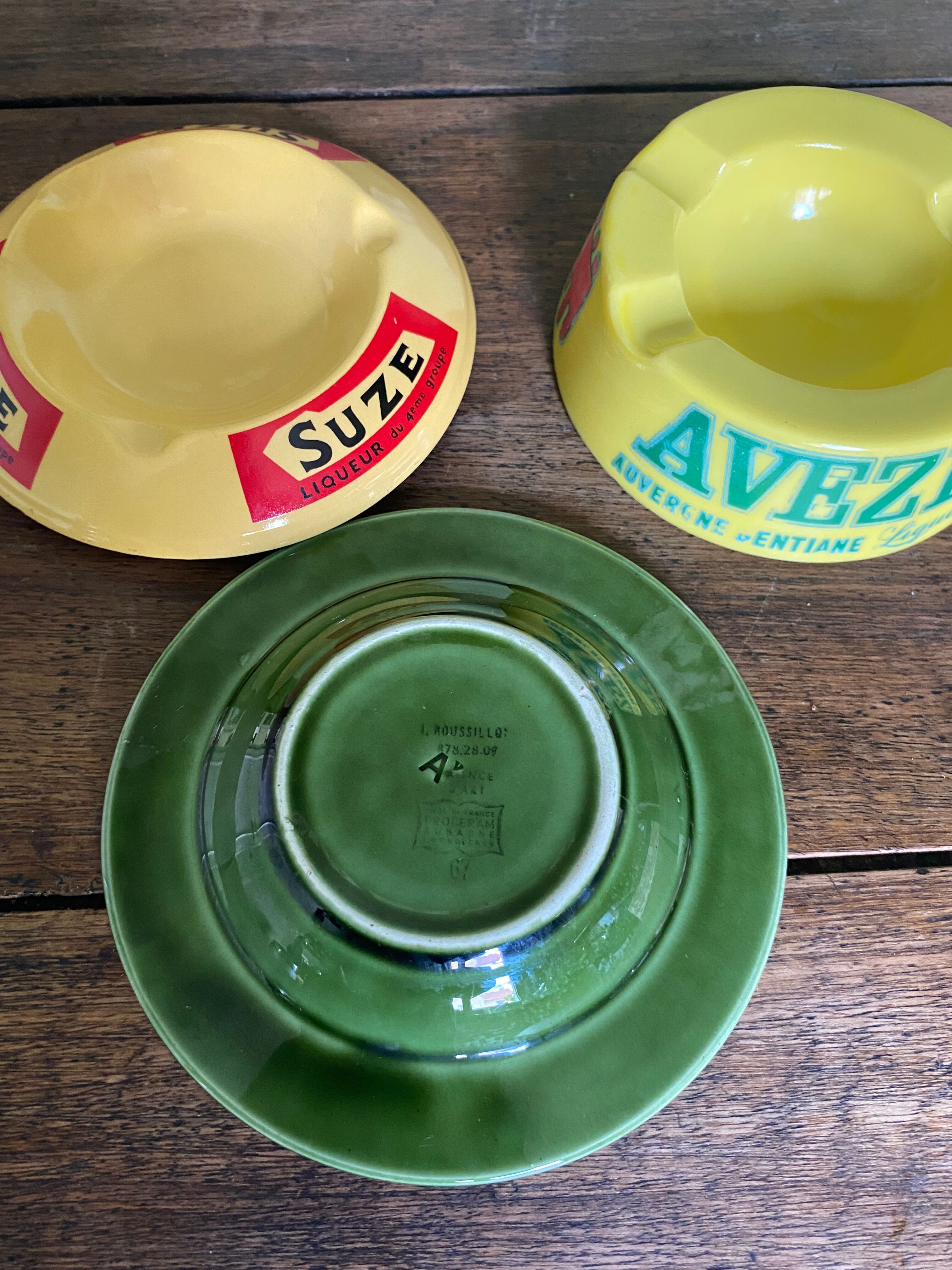 Trio of bistro ashtrays, early twentieth sit
