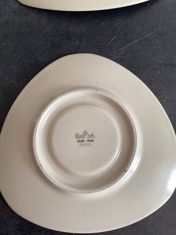Deux assiettes triangulaires Rosenthal Flash, vintage des années 1980.
