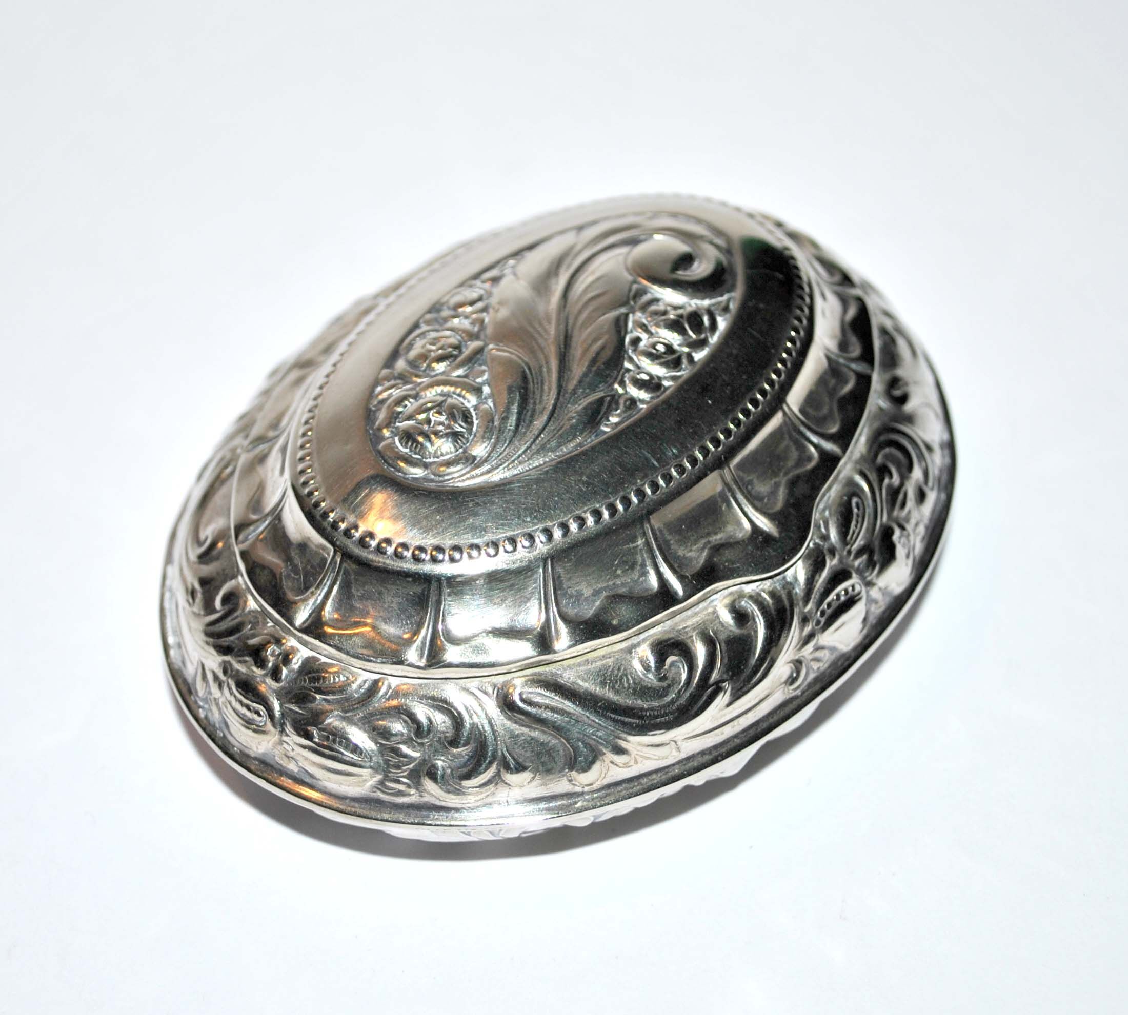 Art deco pillbox box in silver metal - antique snuffbox pillbox