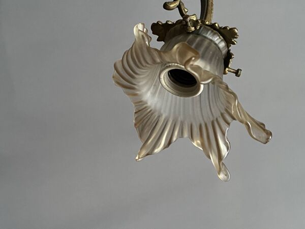 Lustre de style Louis XV. Bronze massif, cristal.