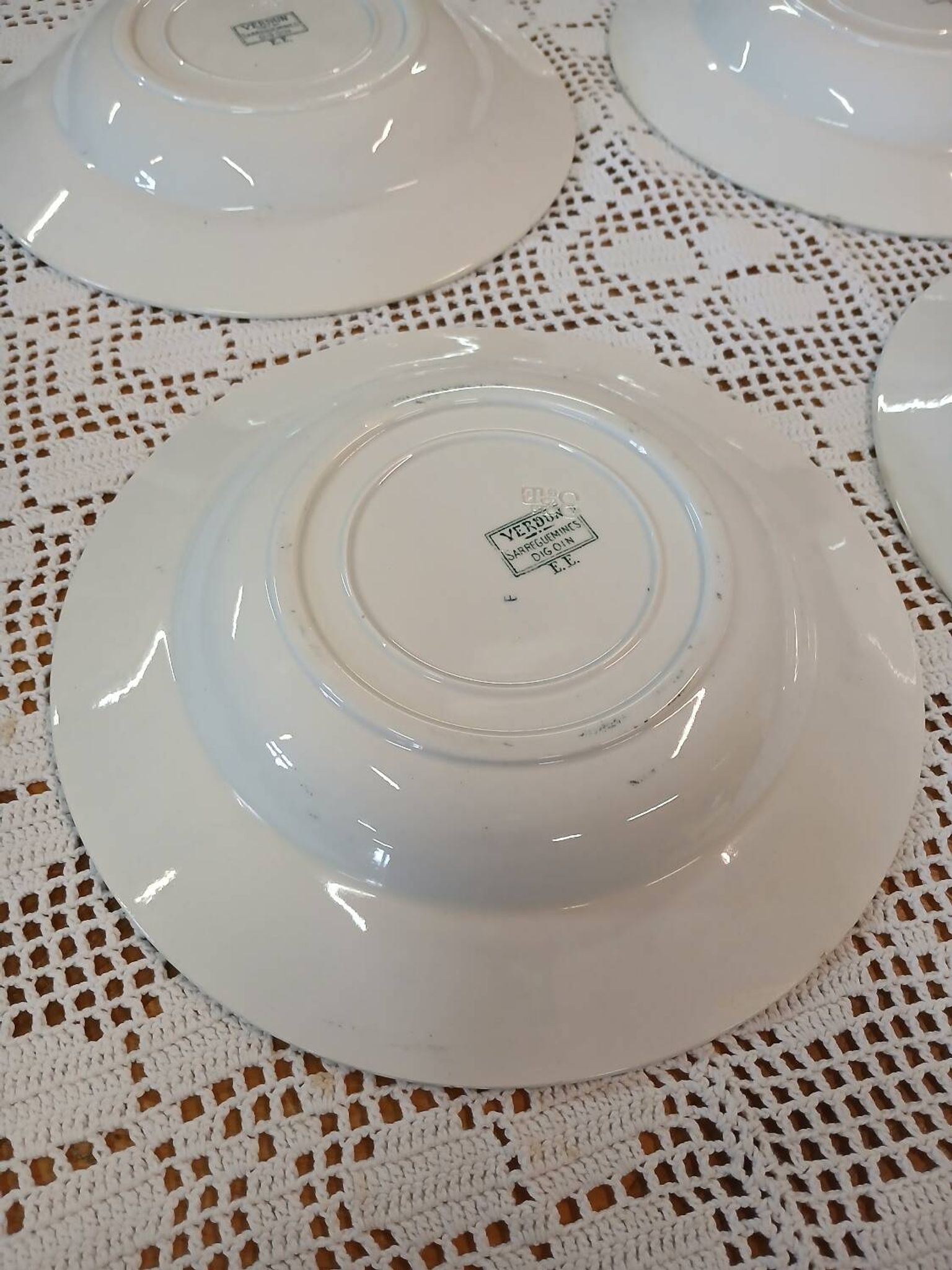 6 assiettes creuses anciennes Terre de fer