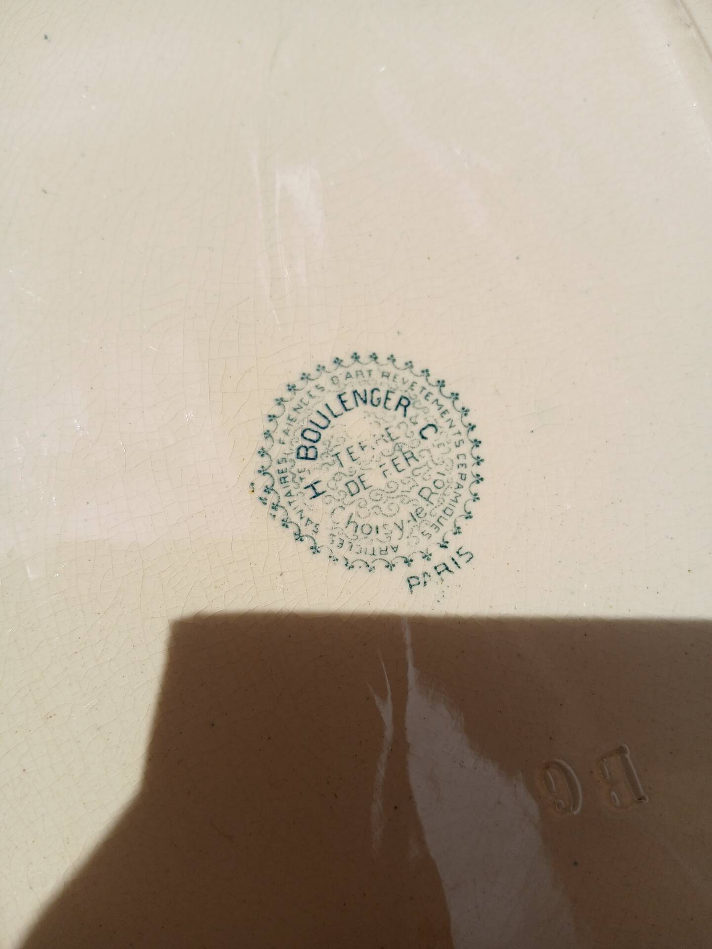 Plat ancien en terre de fer Choisy le Roi 