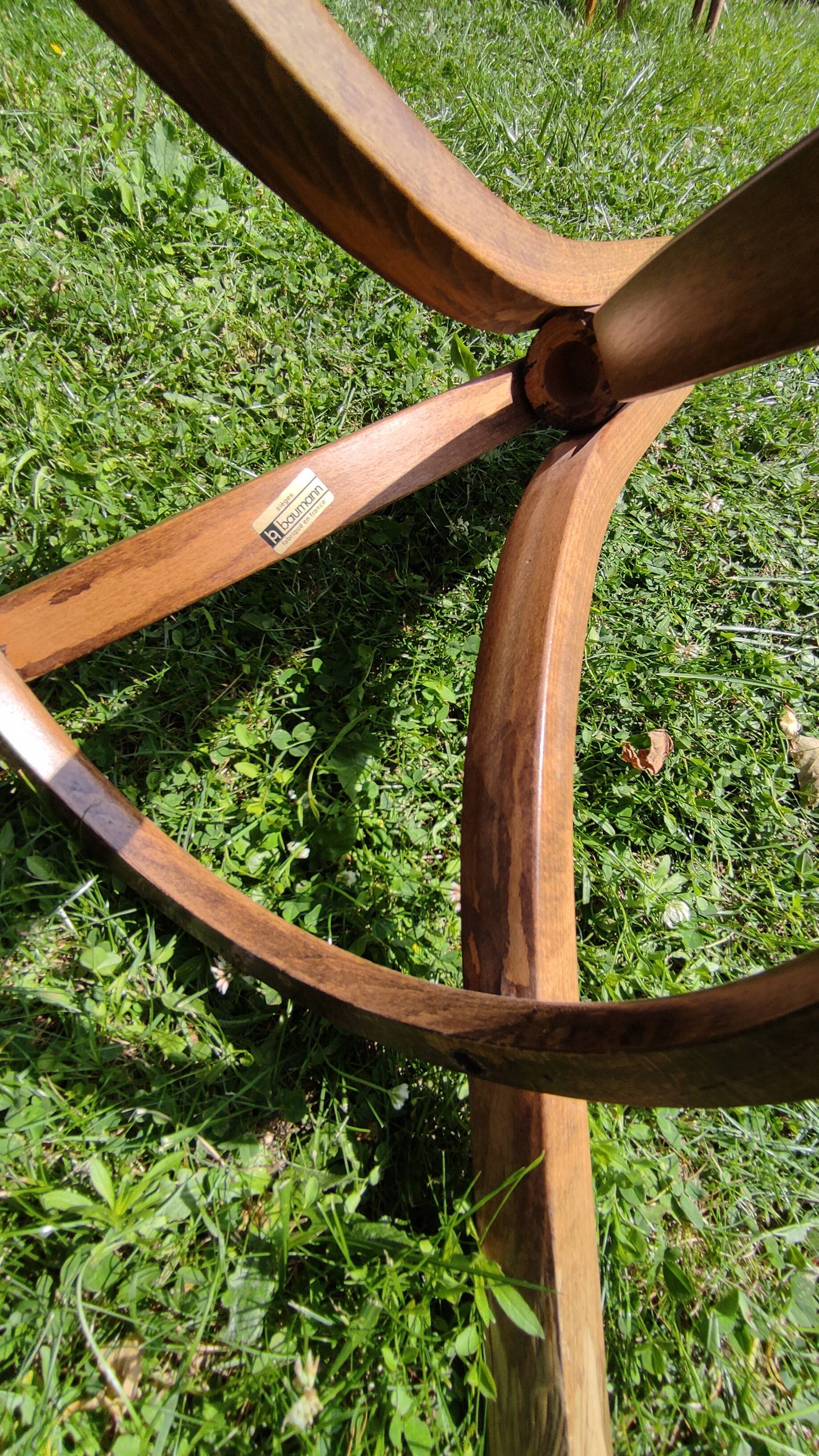 Baumann wooden parrot coat rack