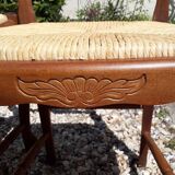 Chaises en bois et paille