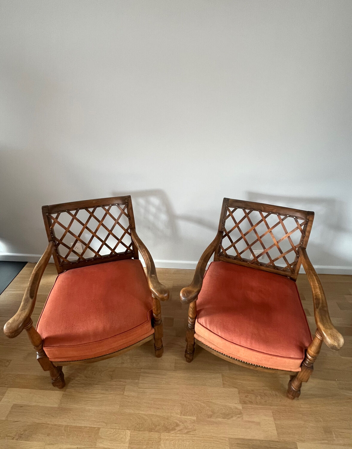 2 fauteuils vintage en bois et tissu