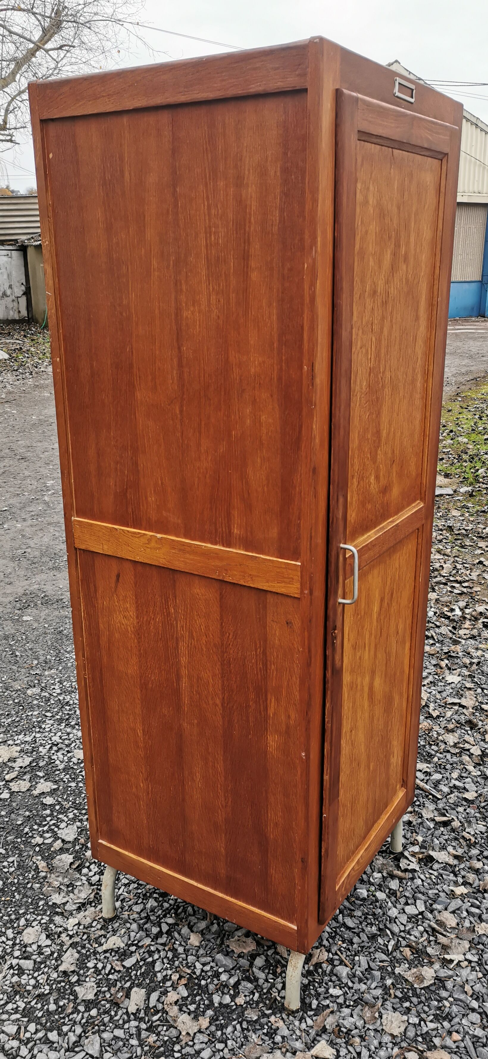 Boarding cabinet