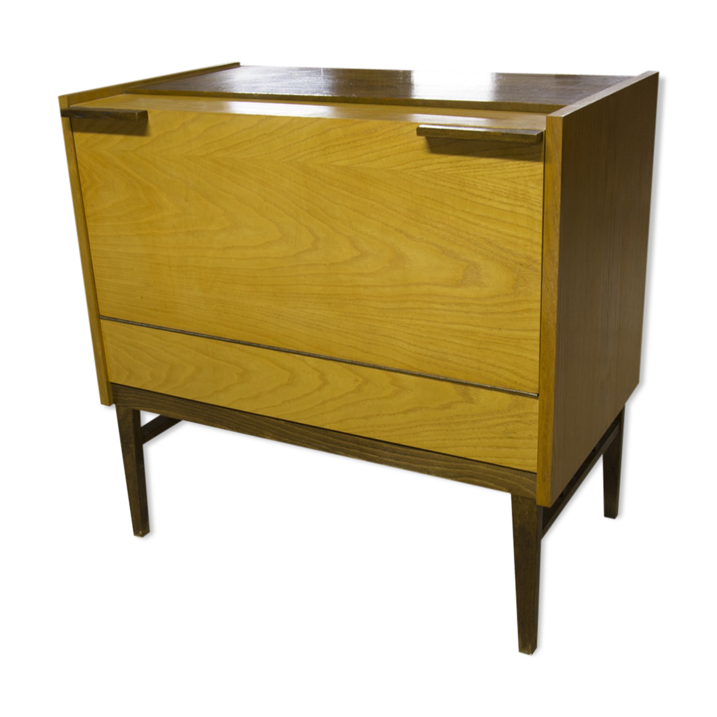 The 1960s vintage Dresser