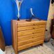 Commode vintage dans le goût de la maison regain