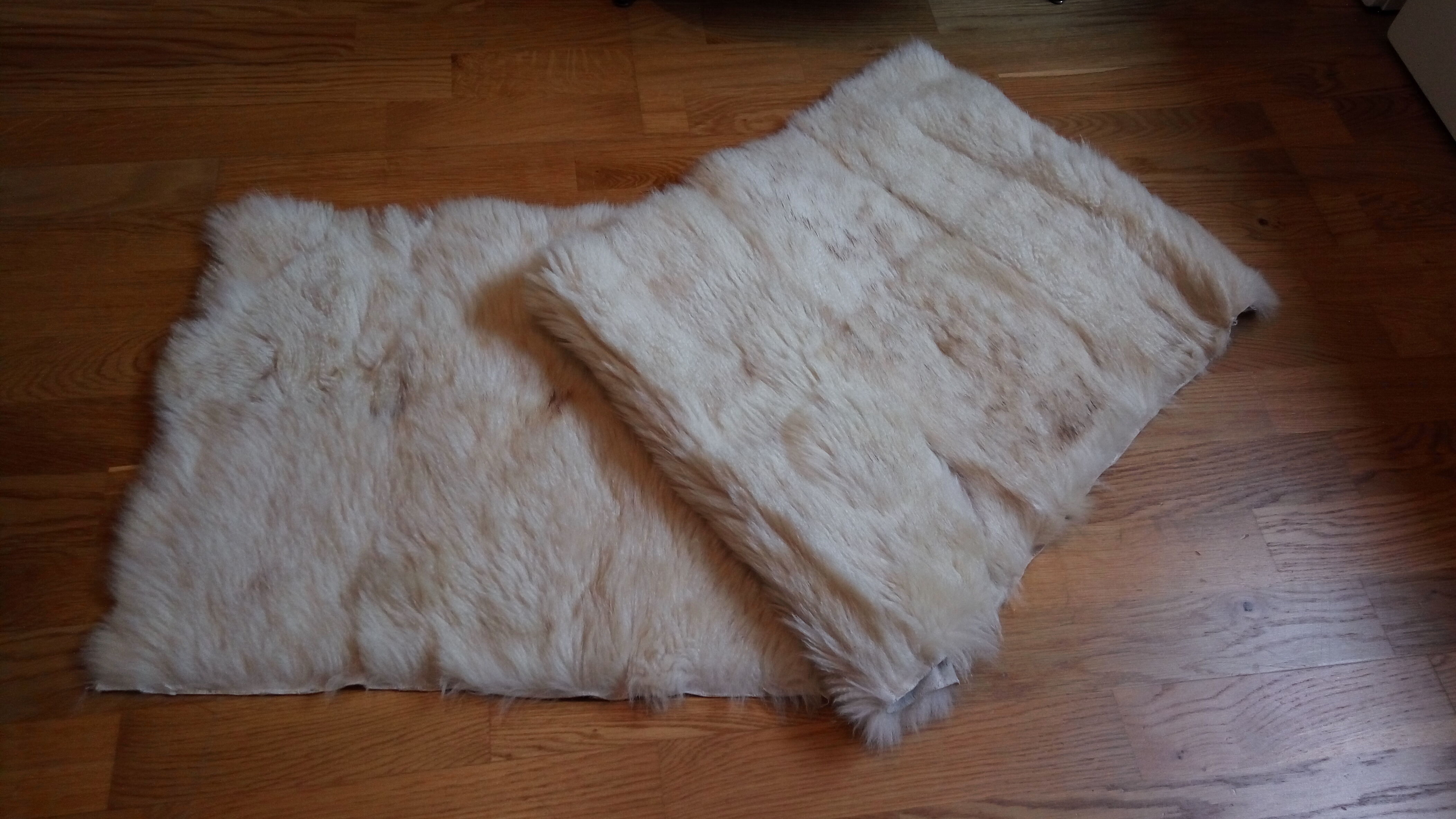 Goat skin 136 x 46 cm