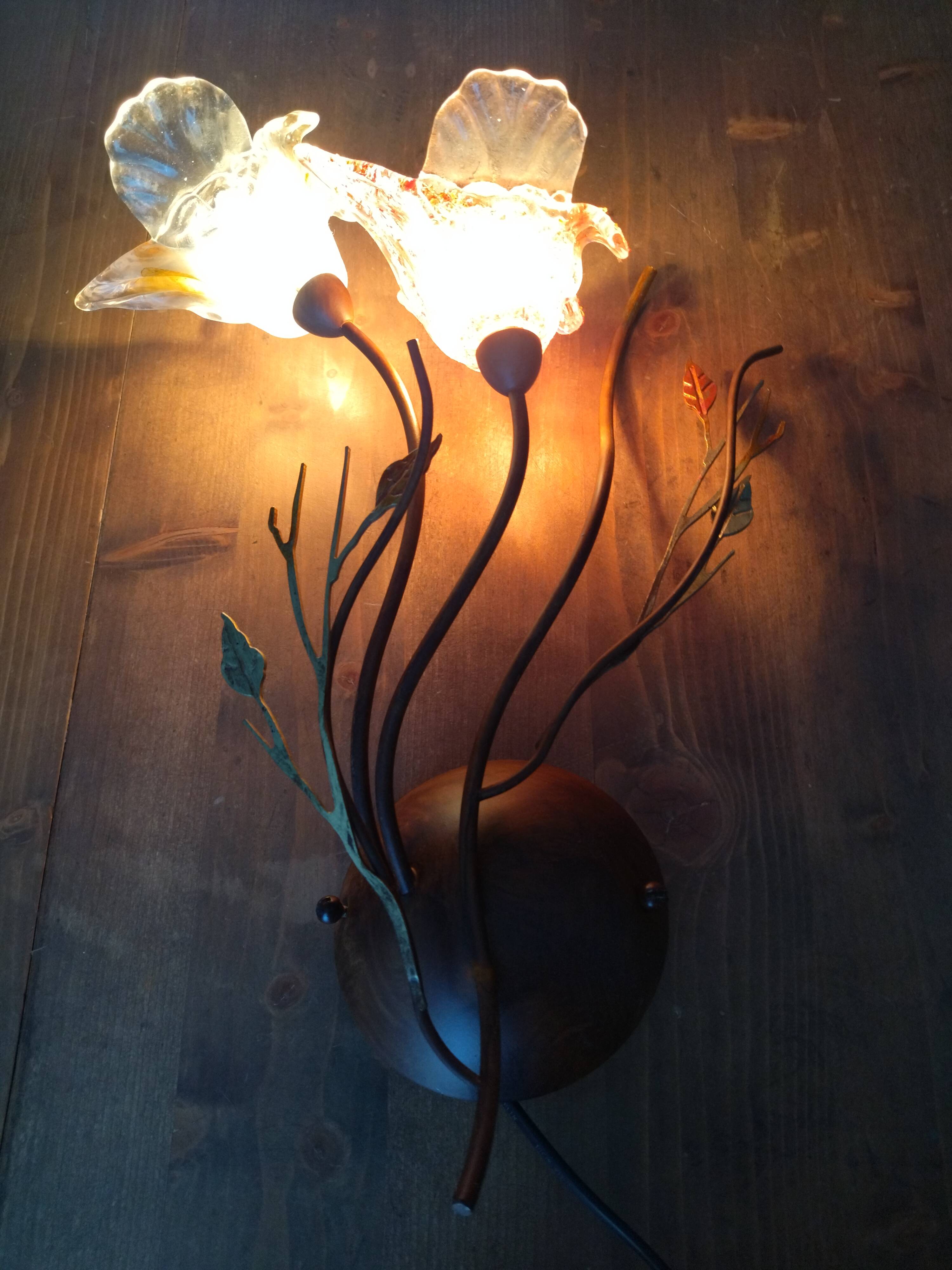 Applique italienne IDL en forme d'Iris en verre soufflé