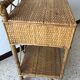 Table de nuit vintage en rotin