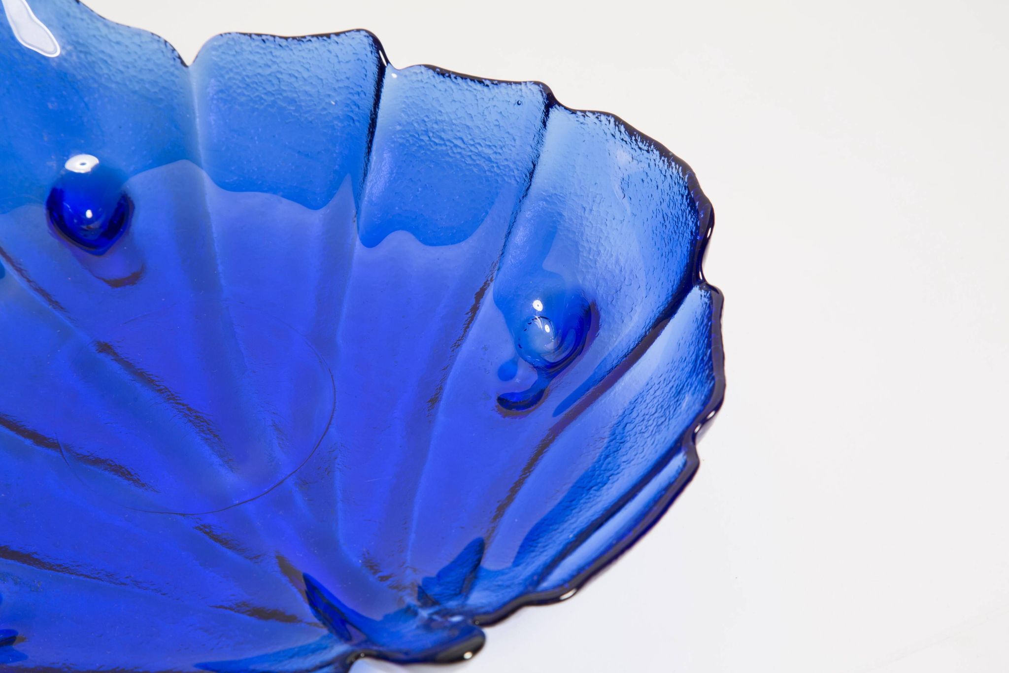 Decorative deep blue glass leaf plate, Italy, 1960s.