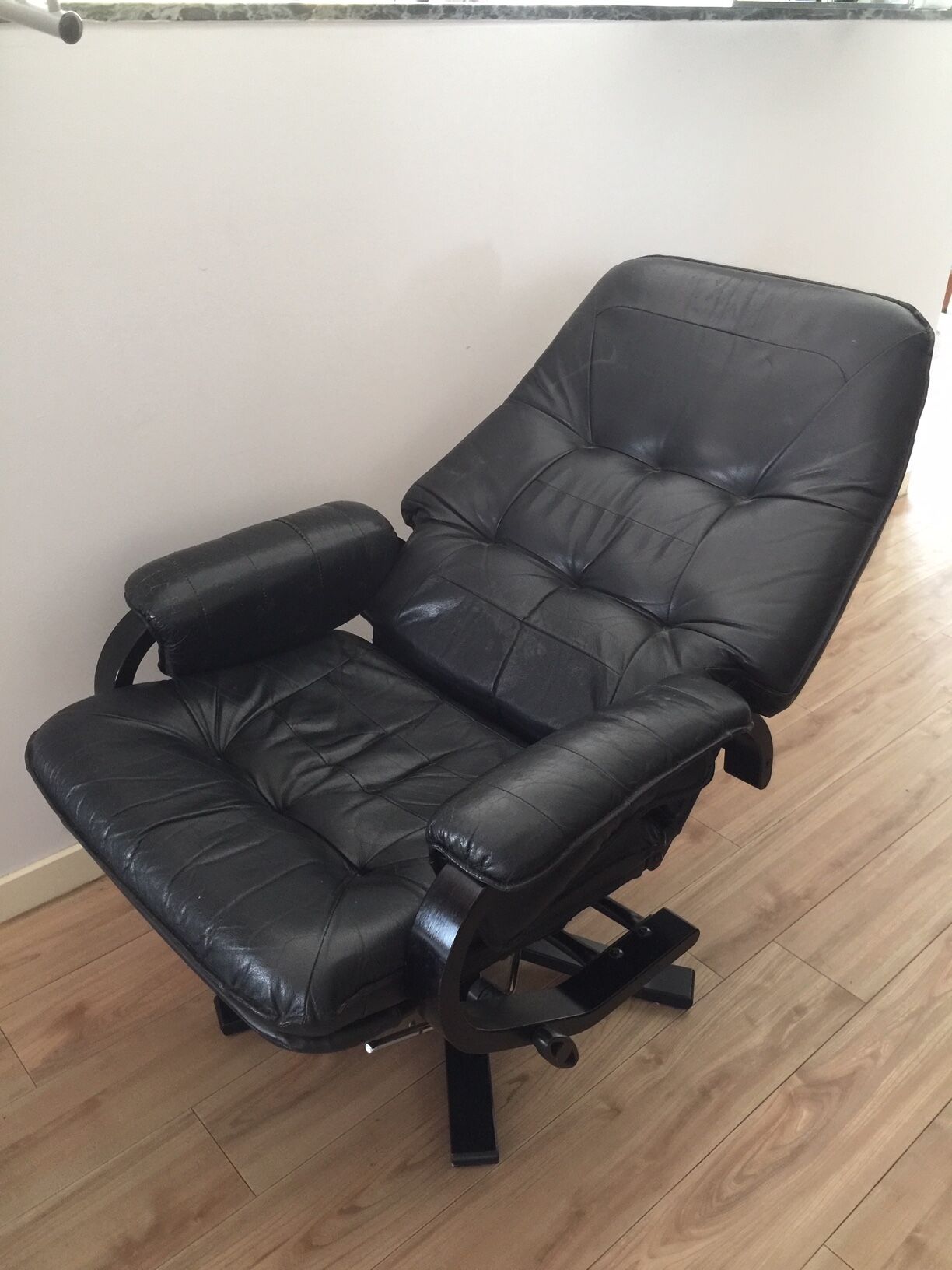 Armchair Scandinavian lounge swivel and tilt and his ottoman Unico 1970 Denmark