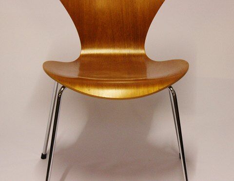 Pair of chairs by Arne Jacobsen for Fritz Hansen