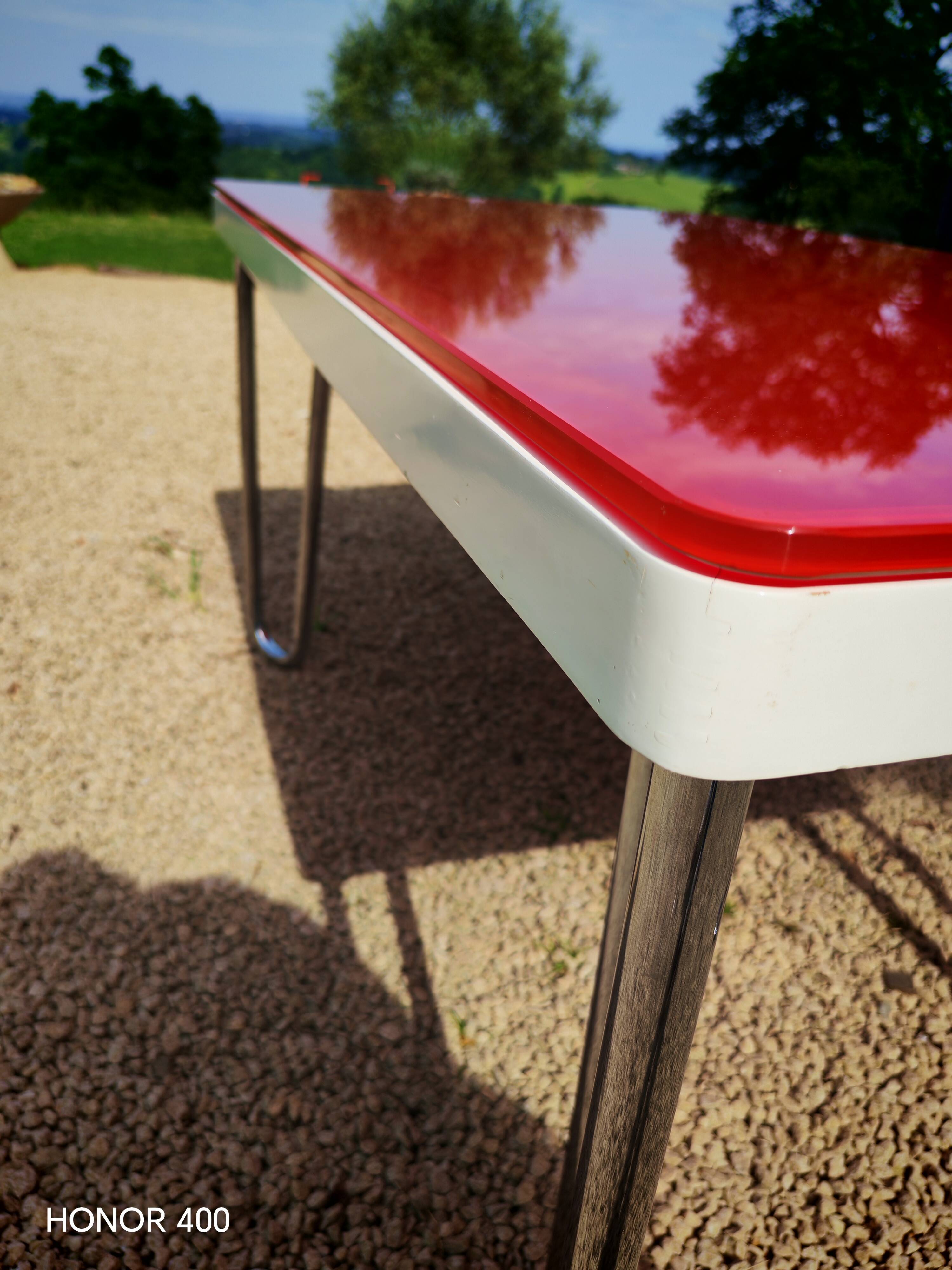 Table "floating" Space age 1970 Red Glass and Dove Tail - 140x80cm