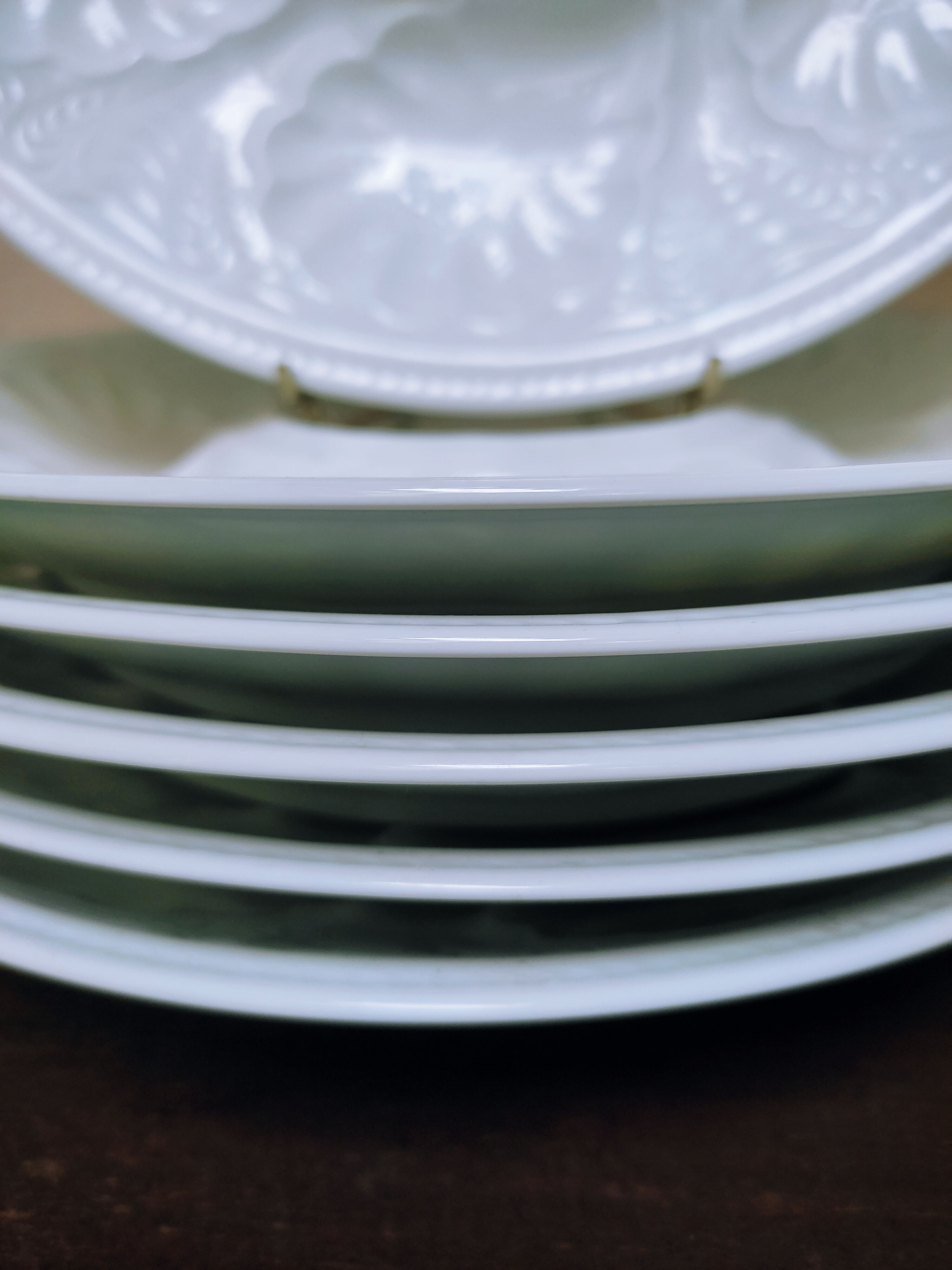 6 porcelain oyster plates by Tharaud