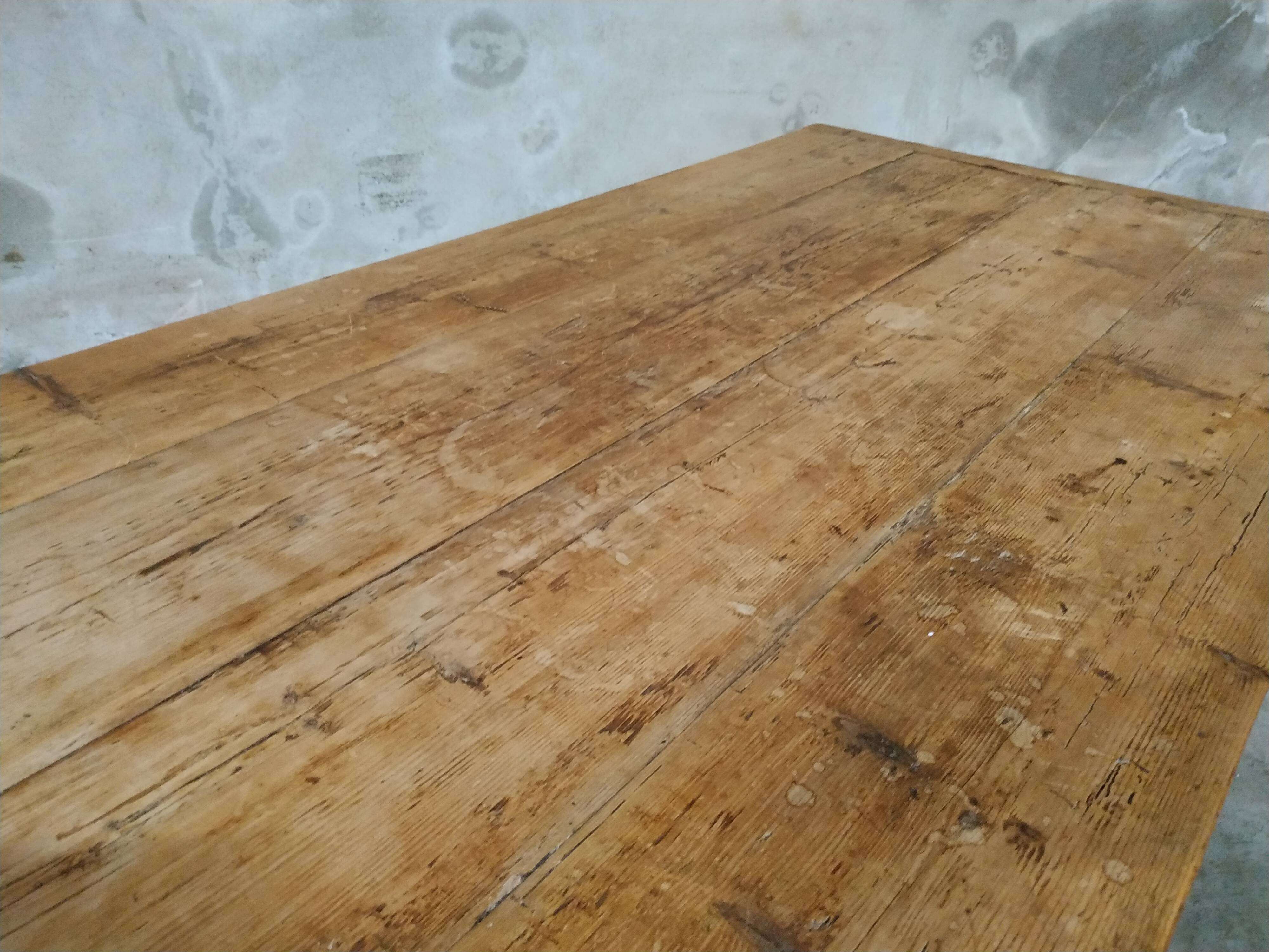 Table en pin