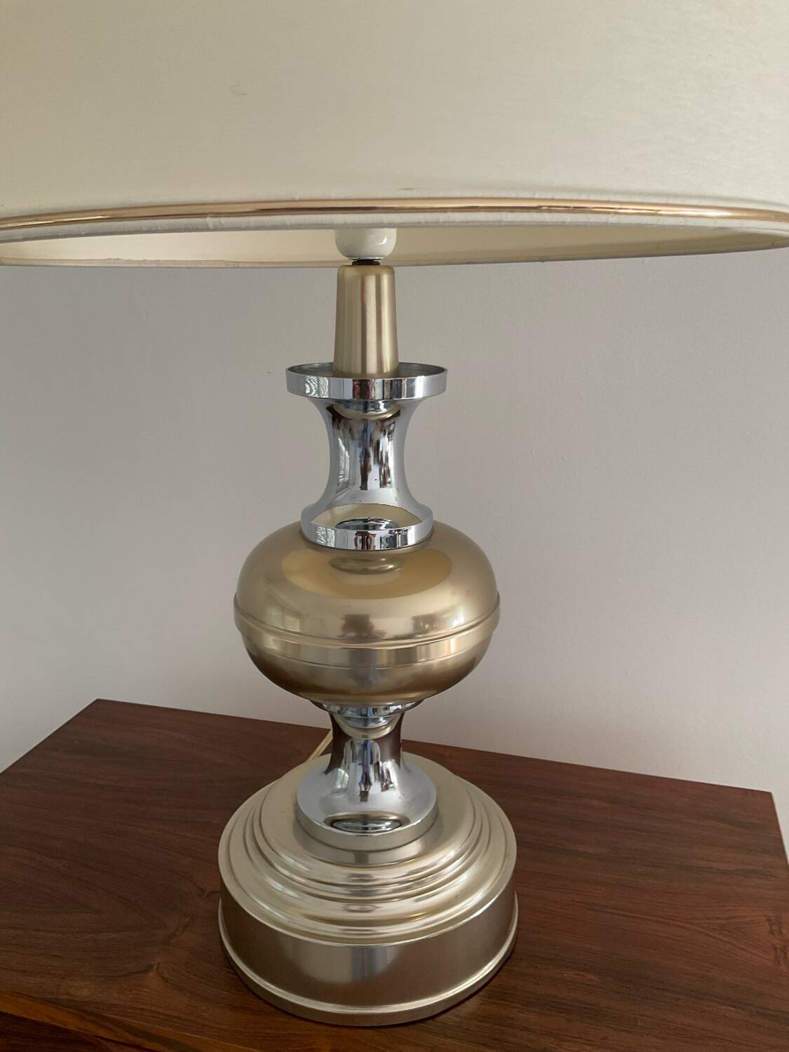 Grande lampe Space Age en métal chromé et doré