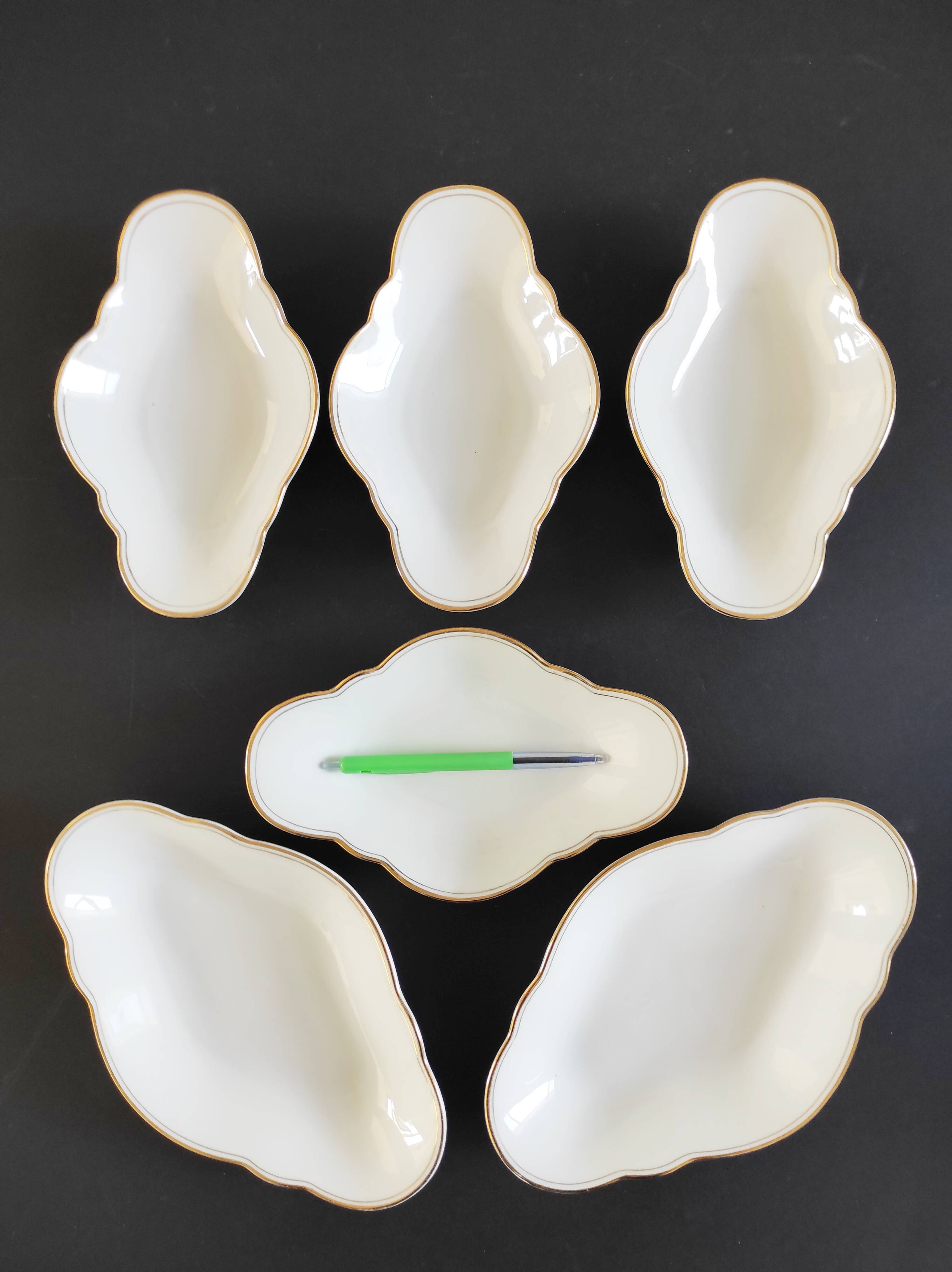 6 small German porcelain dishes