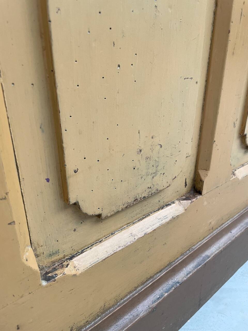 Yellow patina commercial counter from the 50s