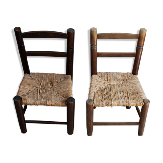 Deux chaises d'enfant paillées