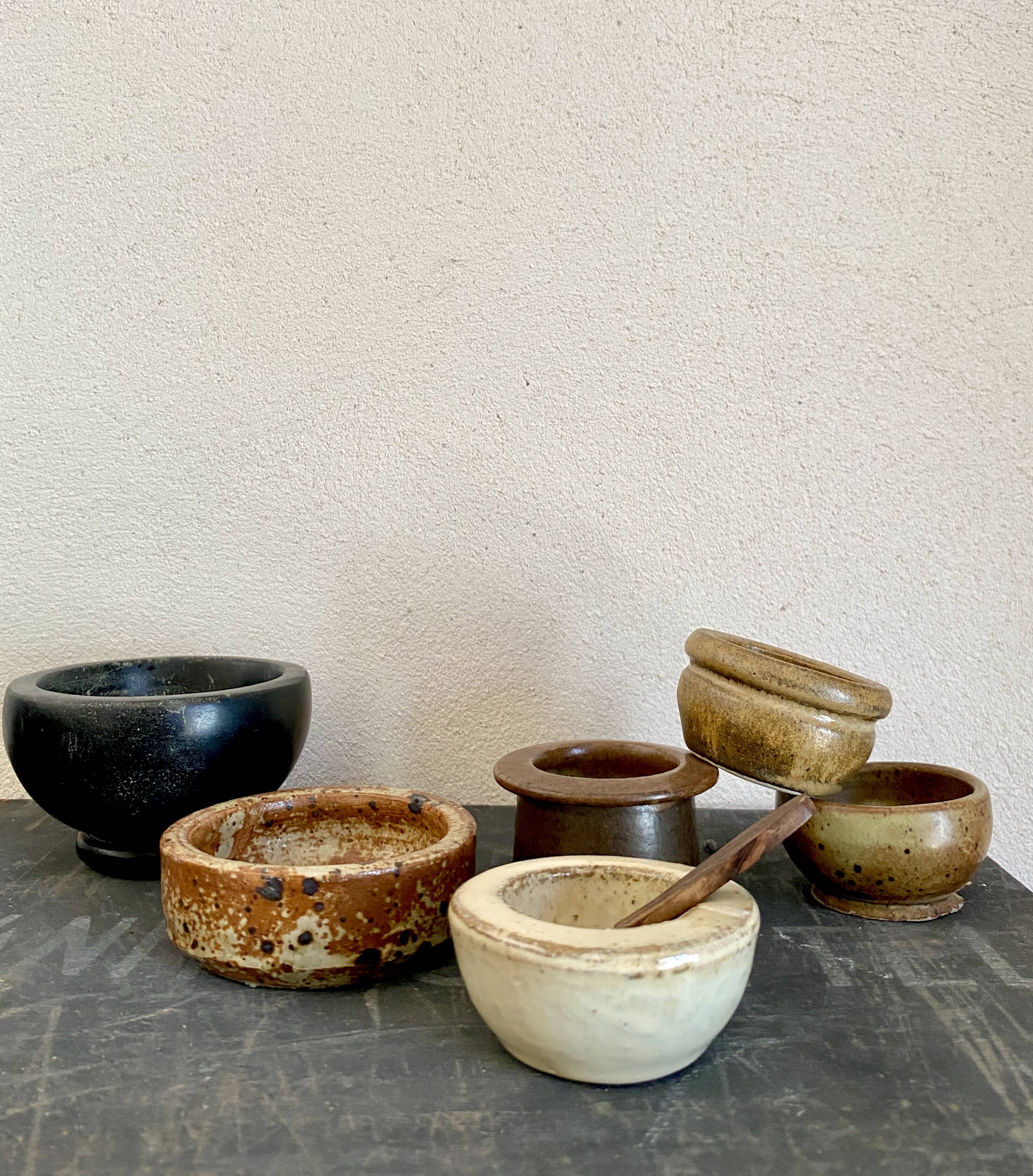 6 mini ceramic bowls, mother-of-pearl spoon