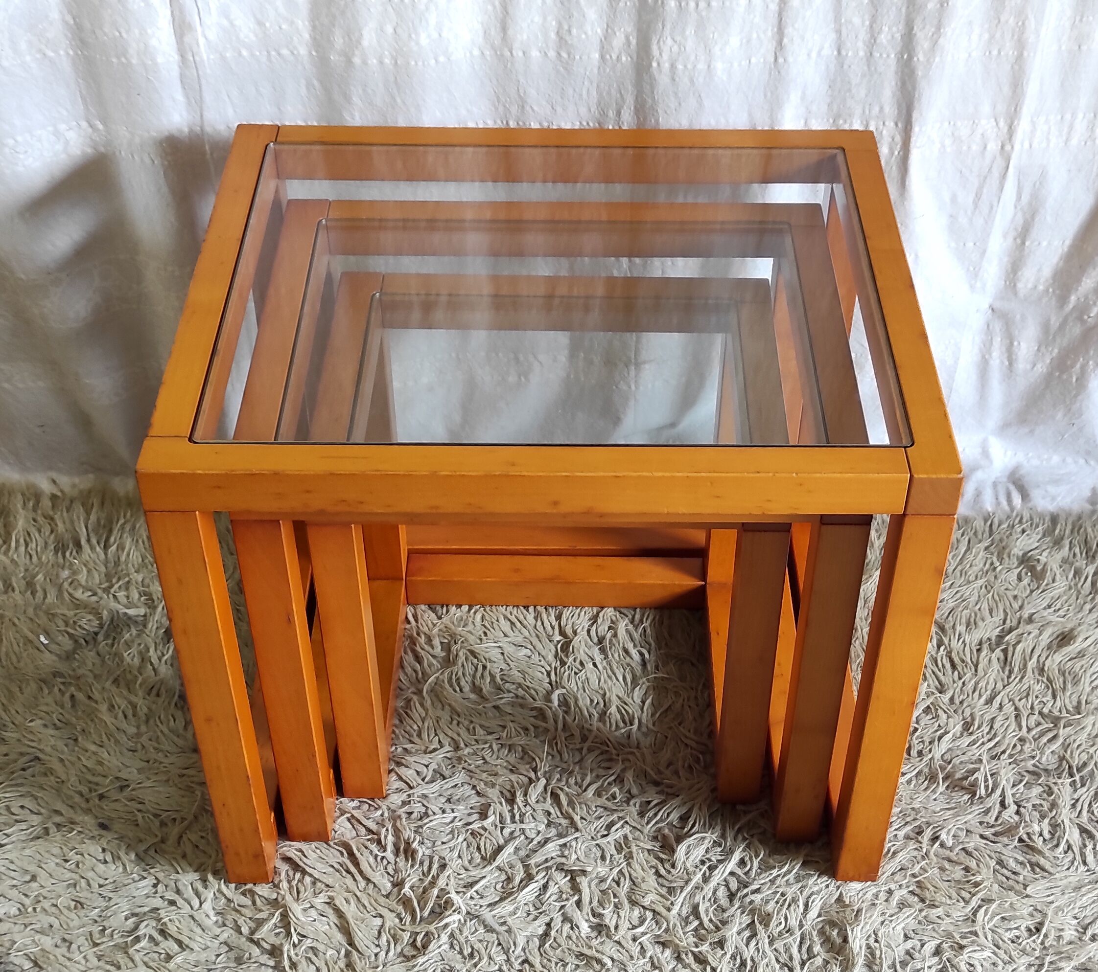 Nesting tables in solid wood and glass – 70s