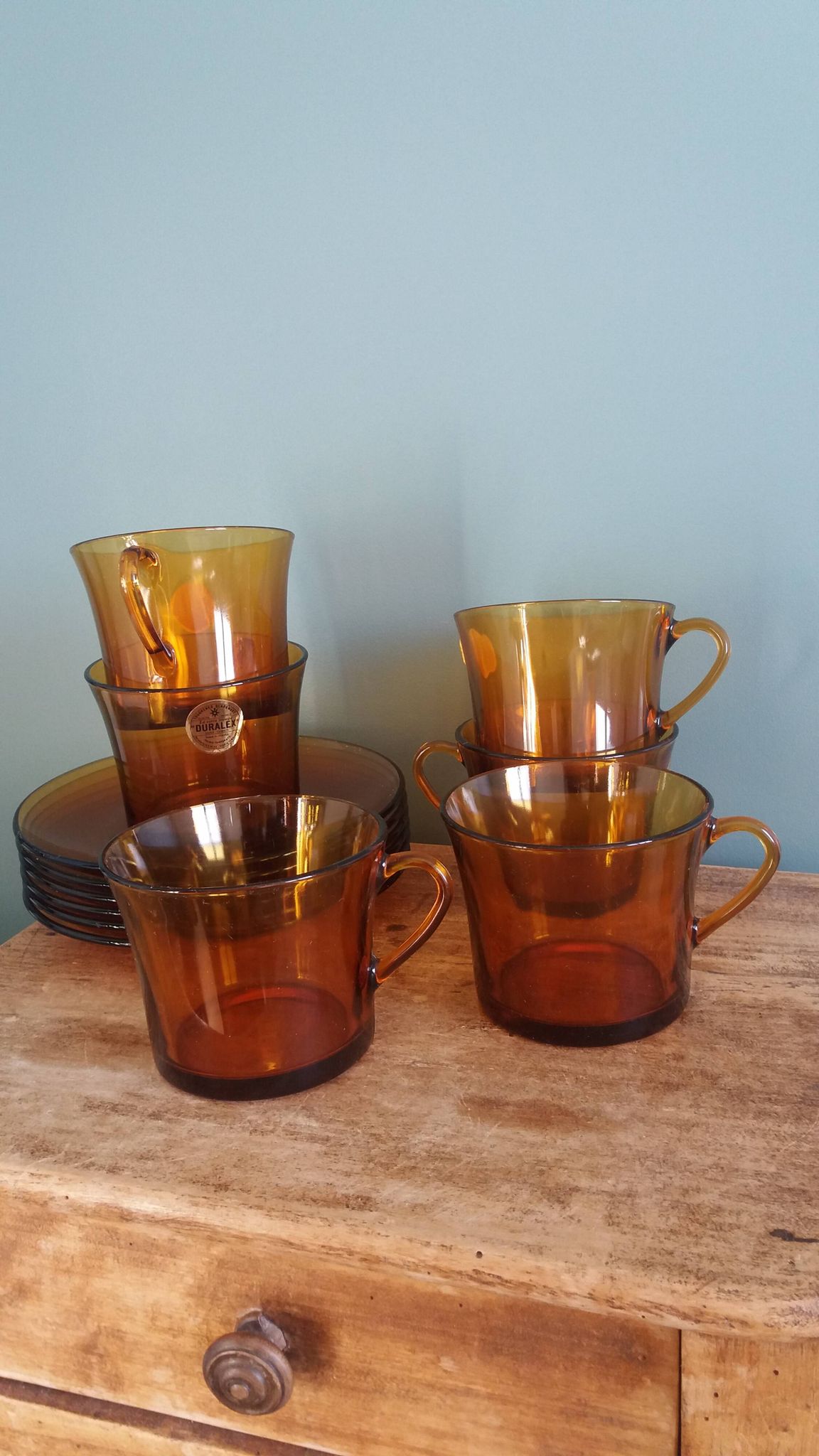 Duralex tea set, 6 large amber glass cups and saucers