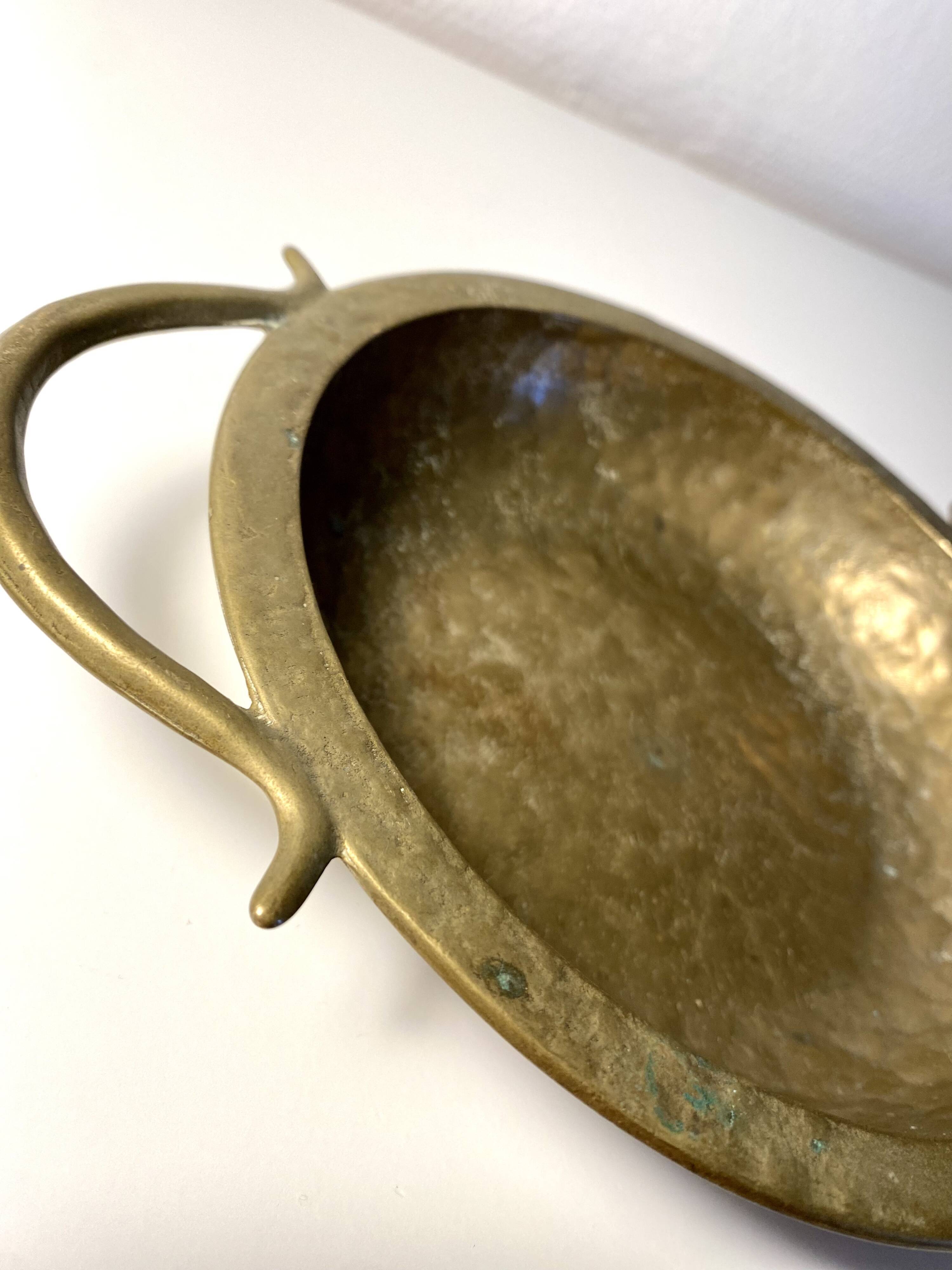 Plateau en laiton antique