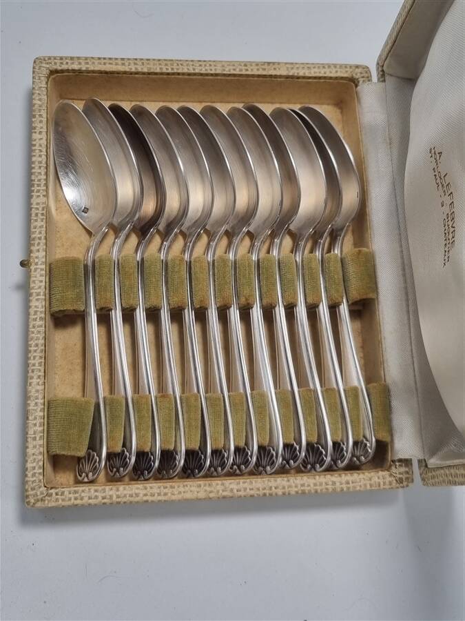 Small silver-plated metal spoons