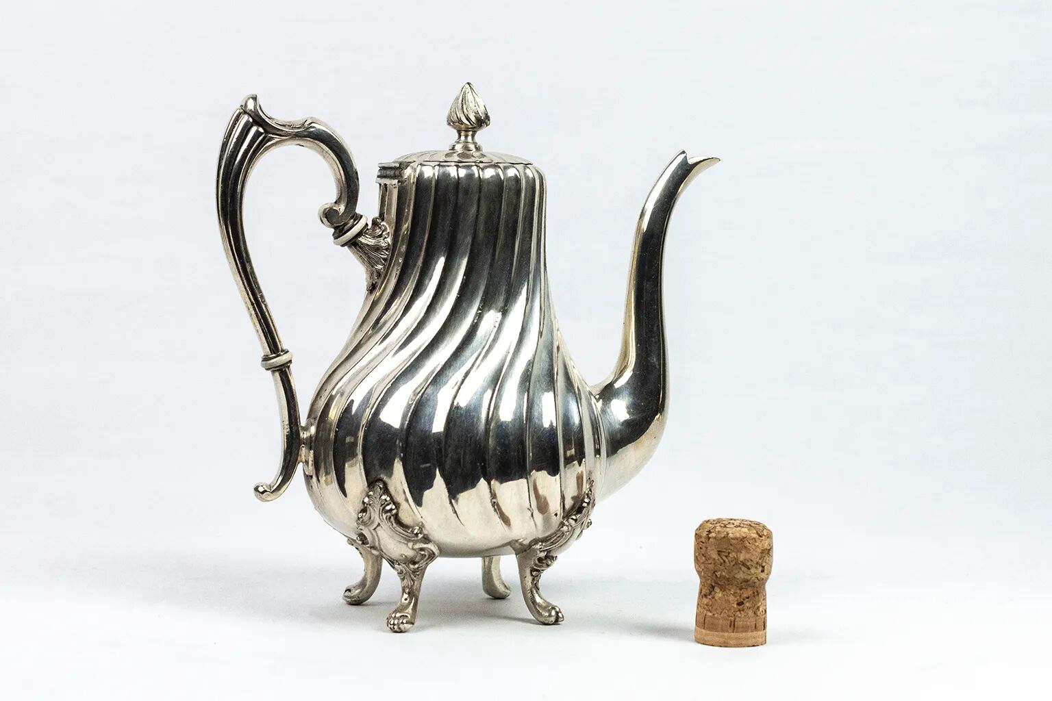 Silver-plated metal verseuse with twisted ribs – Victor Saglier, Paris, late 19th century.