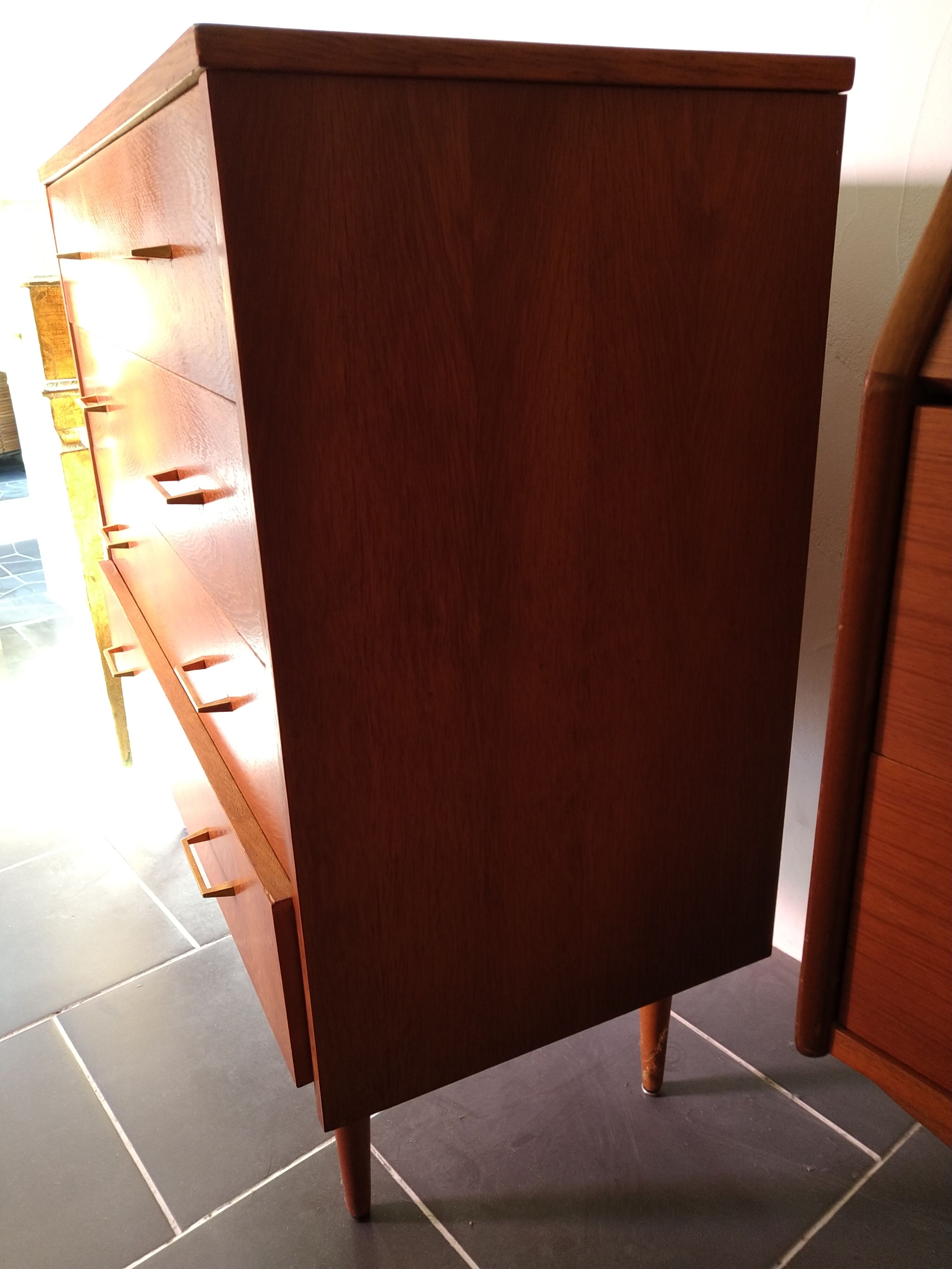 Commode vintage pieds compas