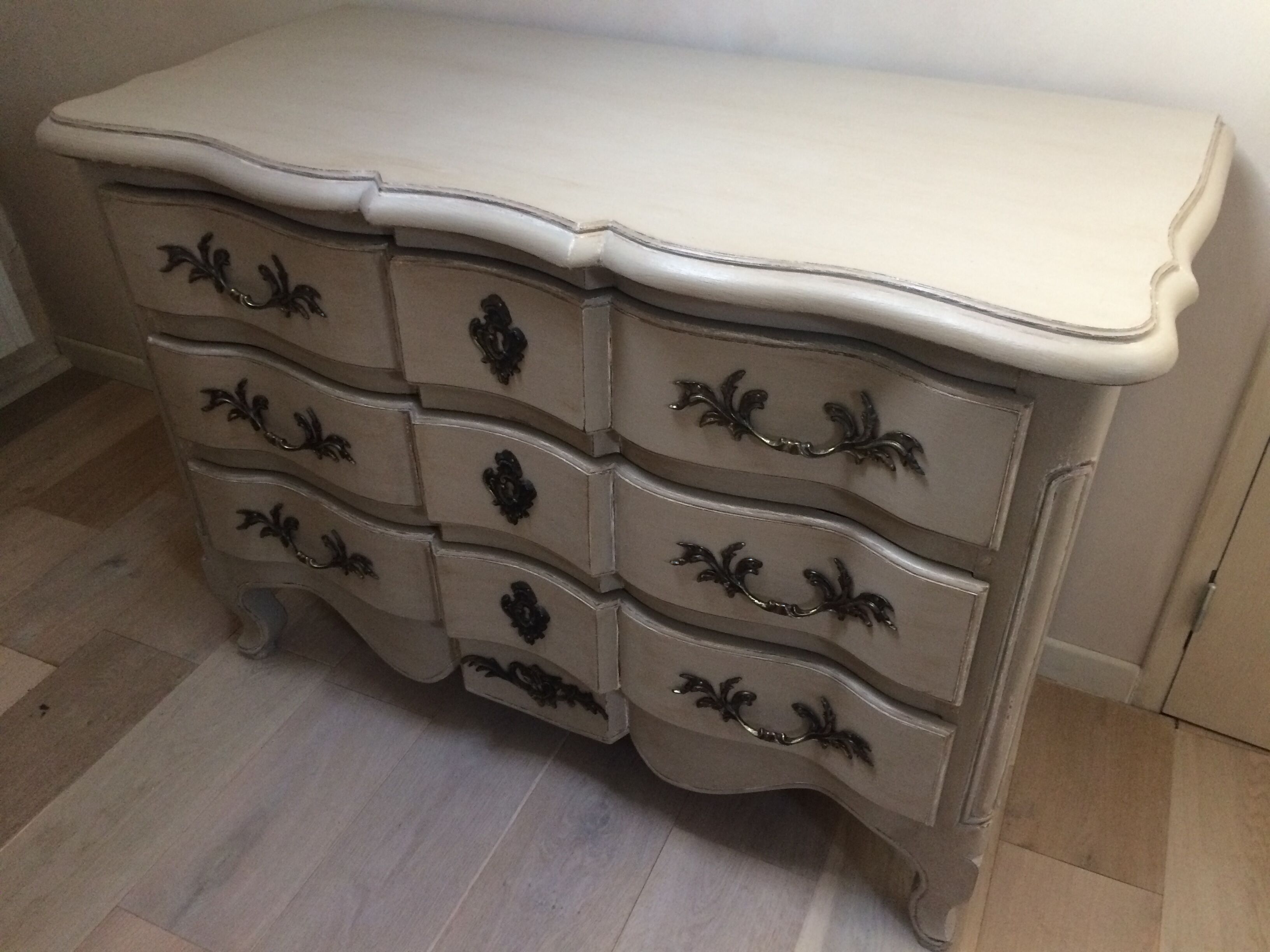 Dresser Louis XV crossbow patina