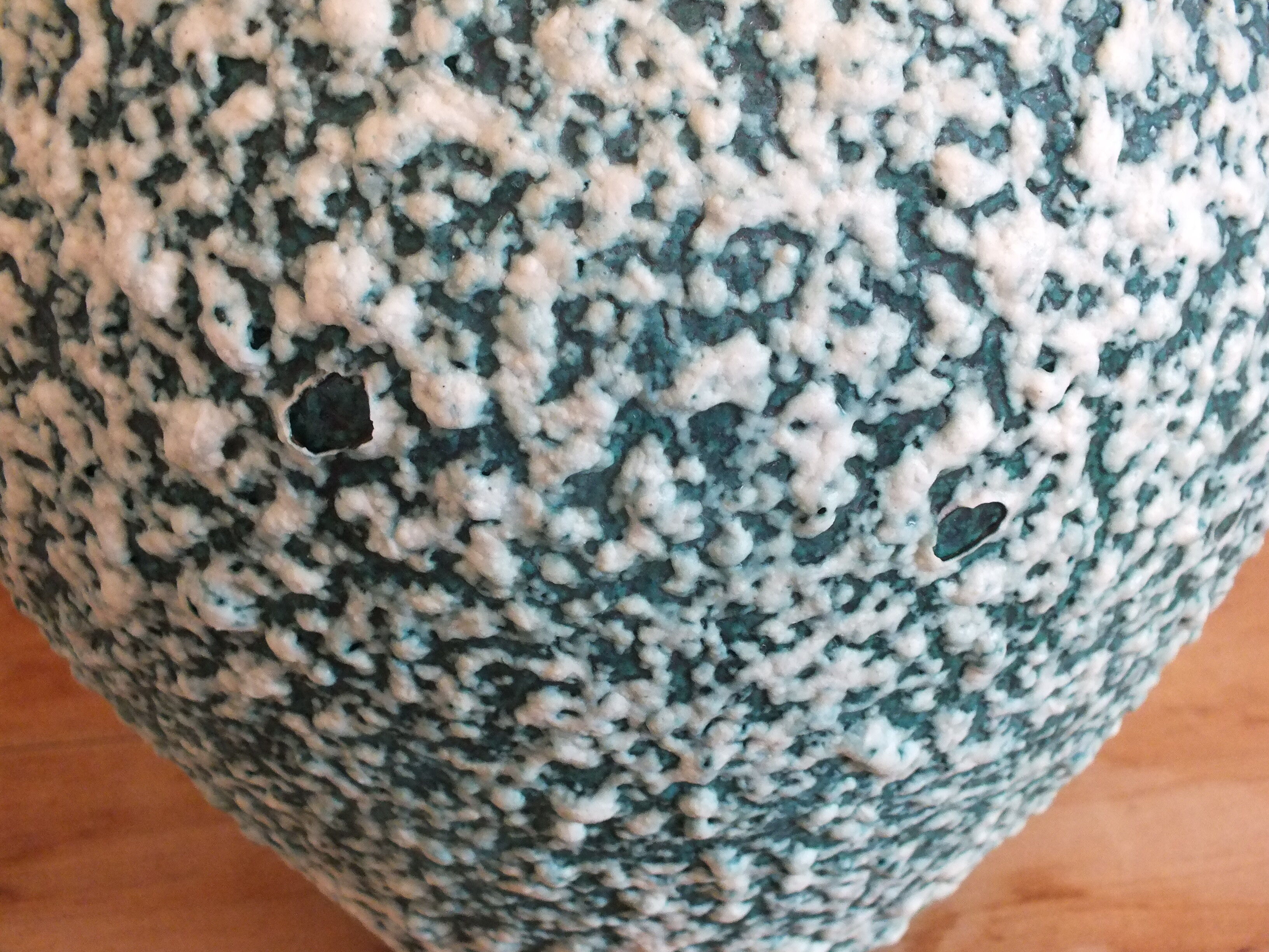 Green vase decorated with white enamels Cérart Monaco