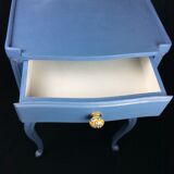 Old bedside table makeover