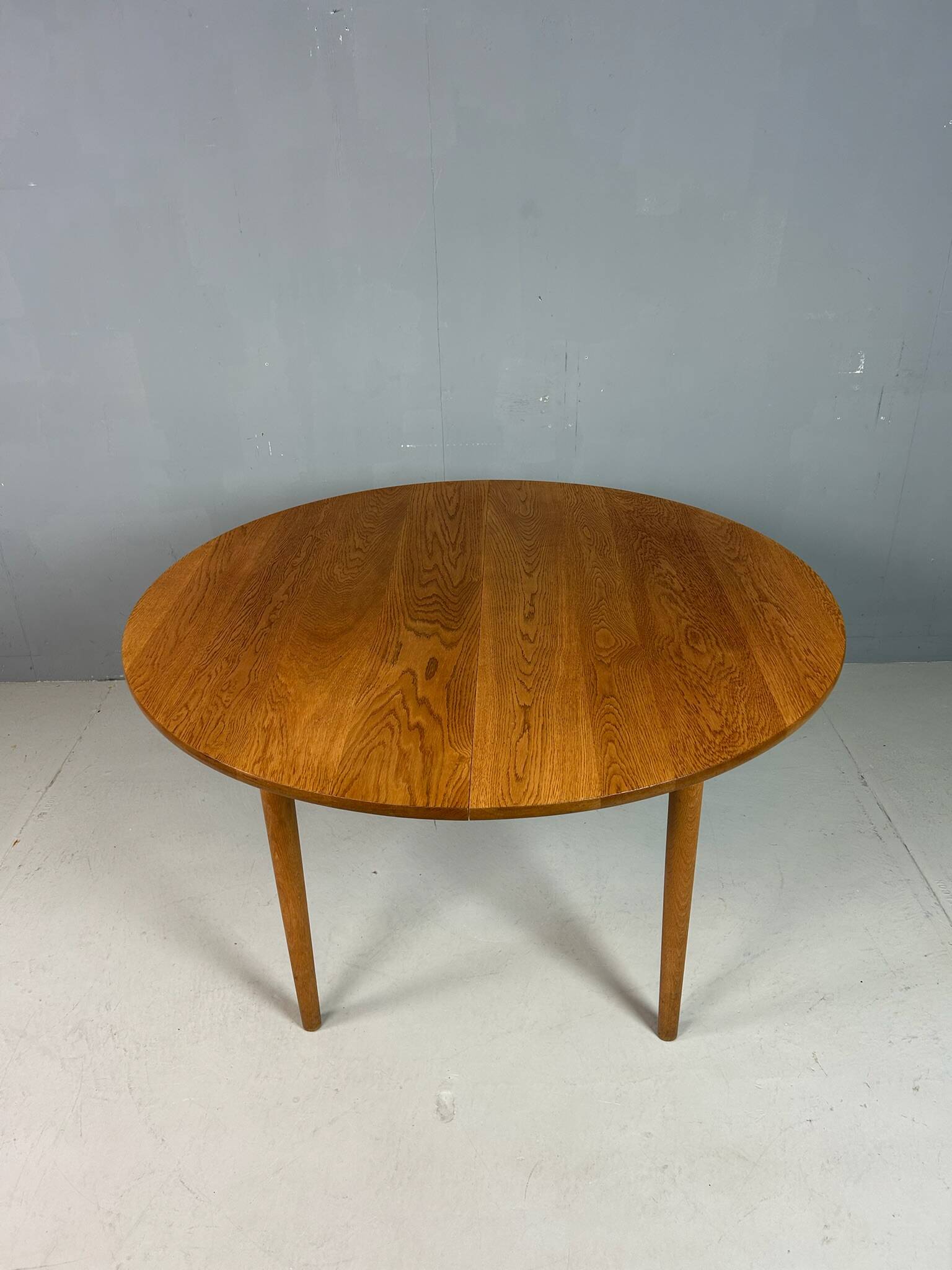 Hans J. Wegner round PP70 extendable dining table for Andreas Tuck, Denmark 1970