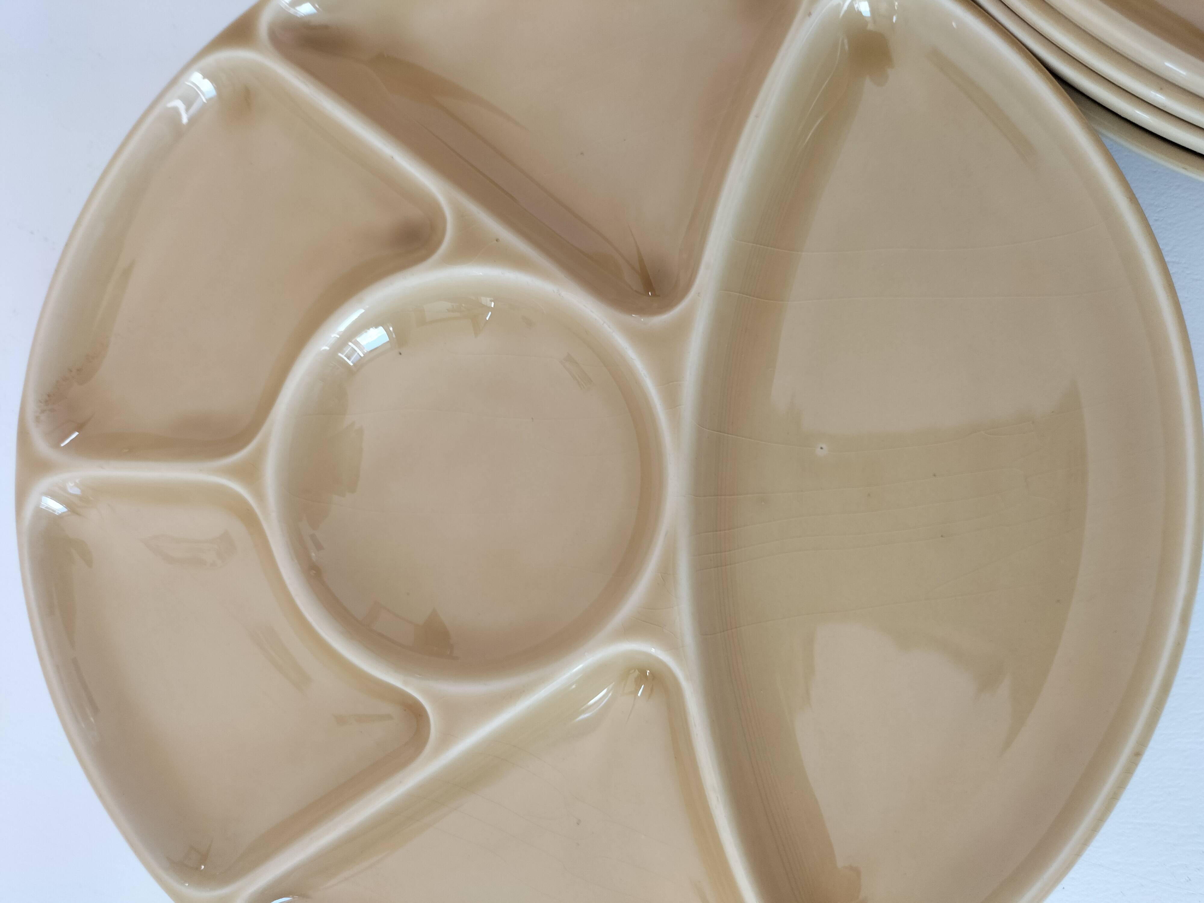6 compartmentalized plates Gien France – butter yellow shade