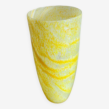 Vase en verre soufflé